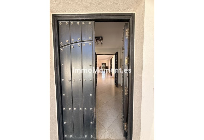 Resale - Detached villa - Estepona - Bel Air