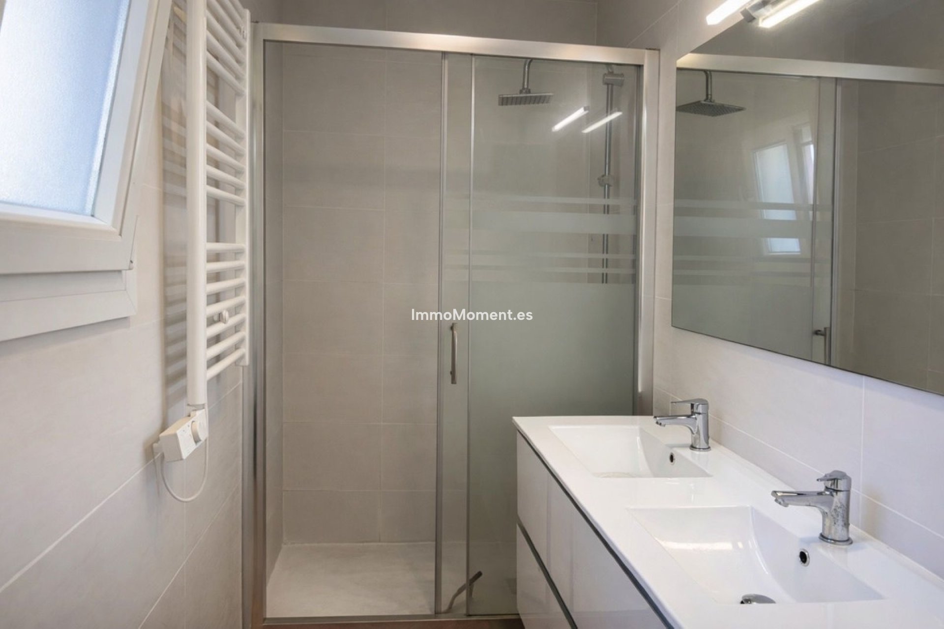 Resale - Detached villa - Estepona - Benamara
