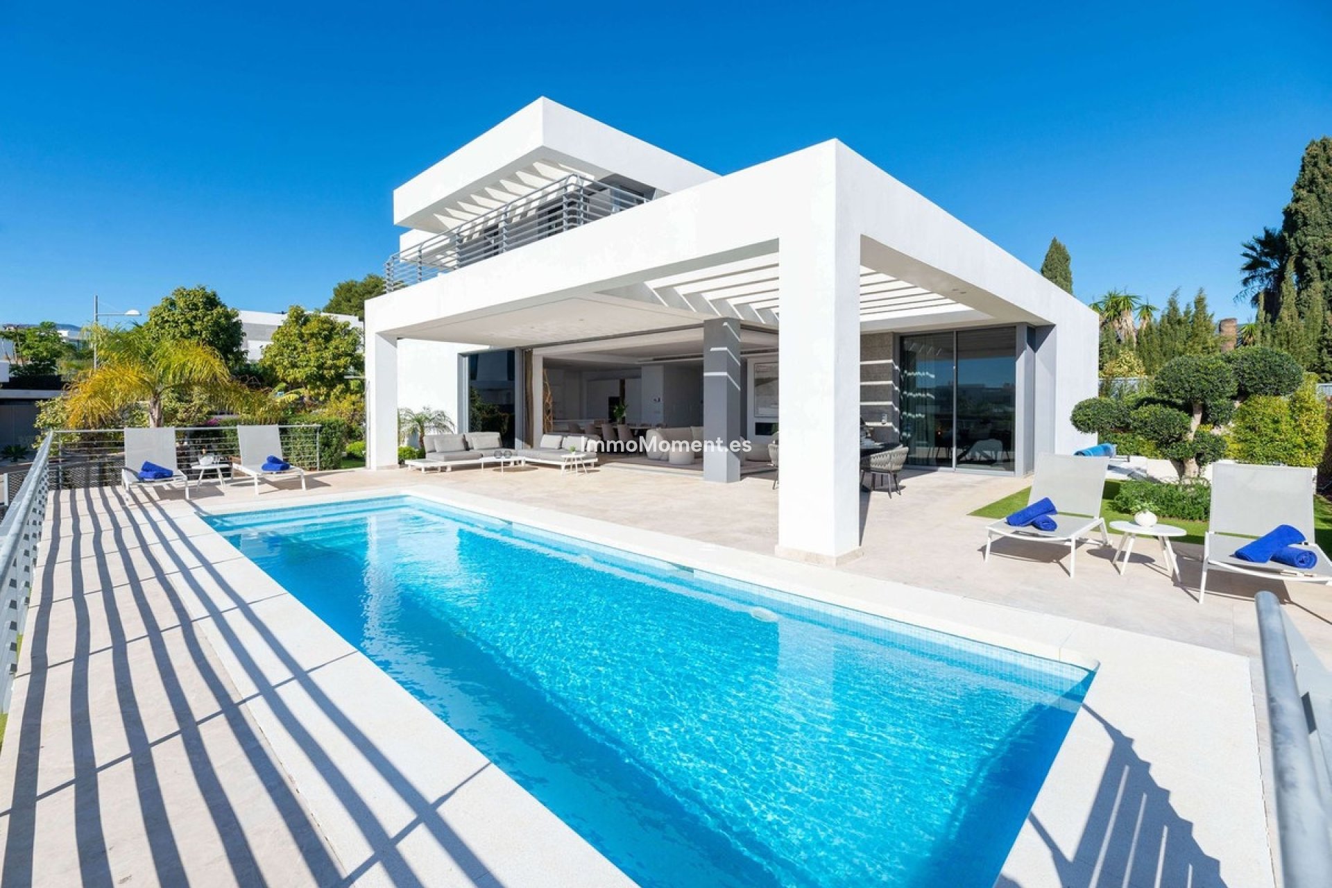 Resale - Detached villa - Estepona - Cancelada