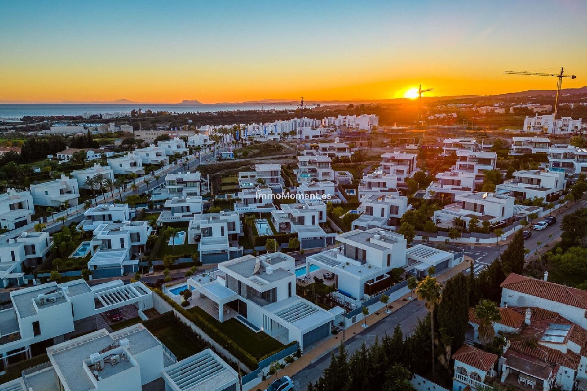 Resale - Detached villa - Estepona - Cancelada