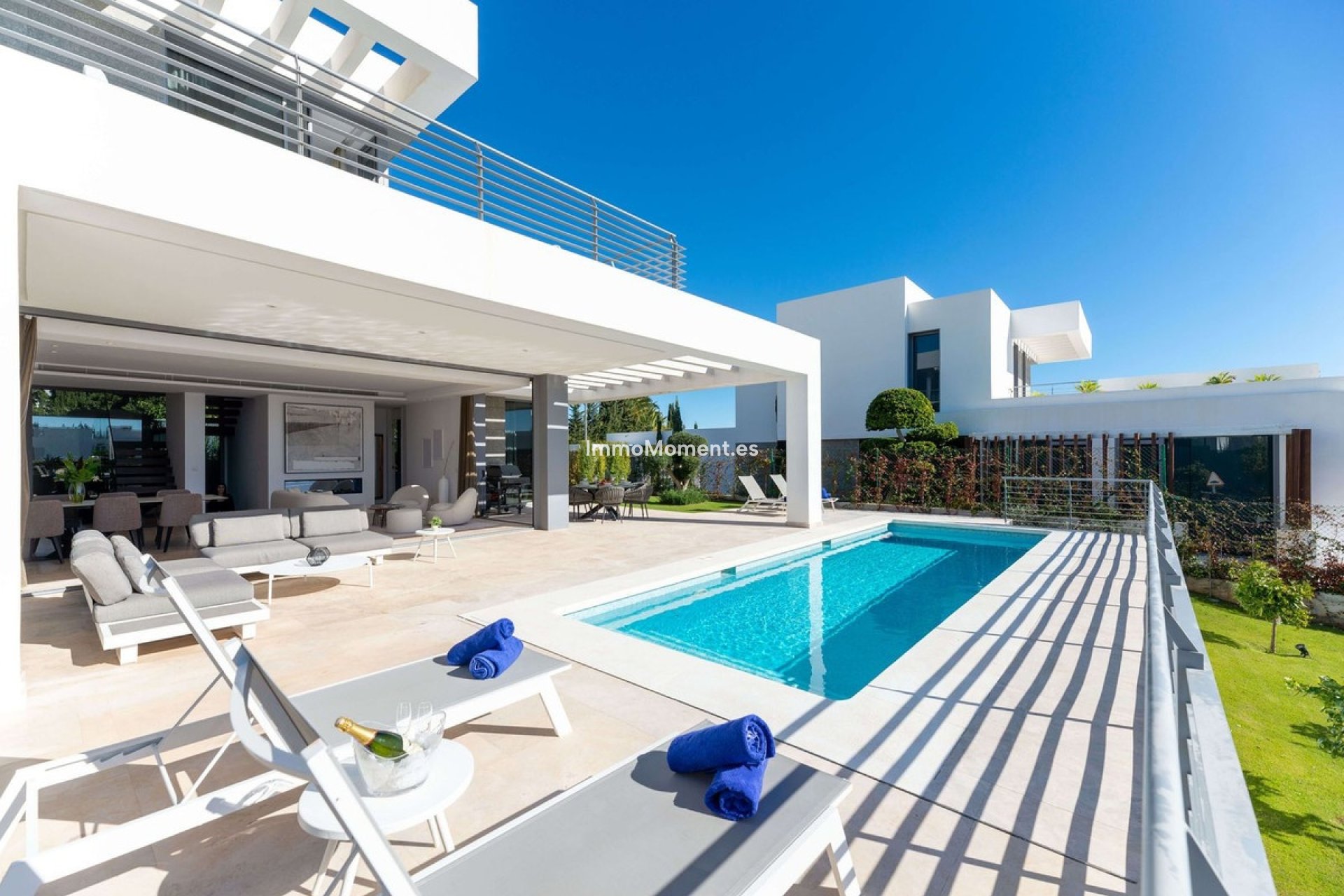 Resale - Detached villa - Estepona - Cancelada