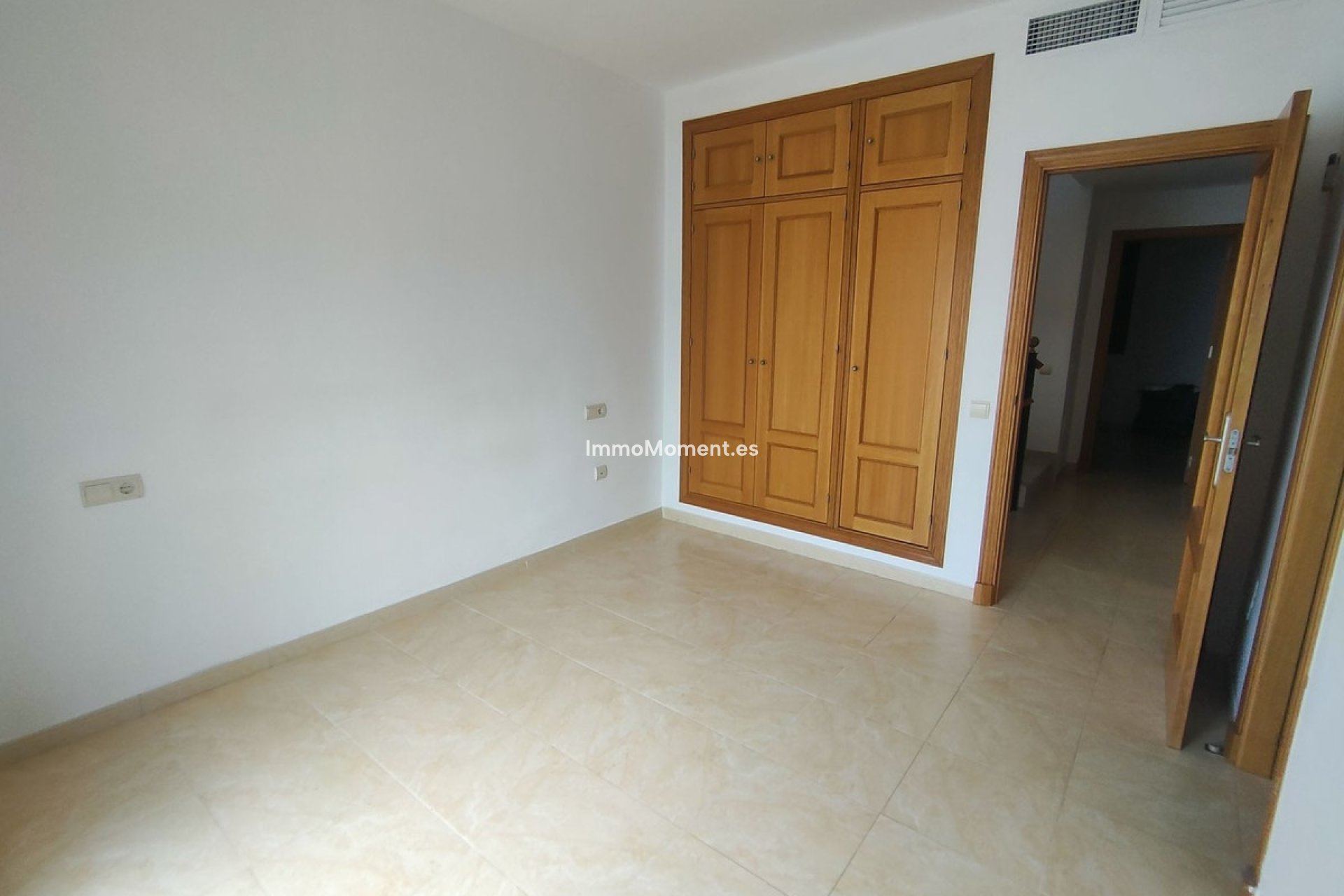 Resale - Detached villa - Estepona - Cancelada