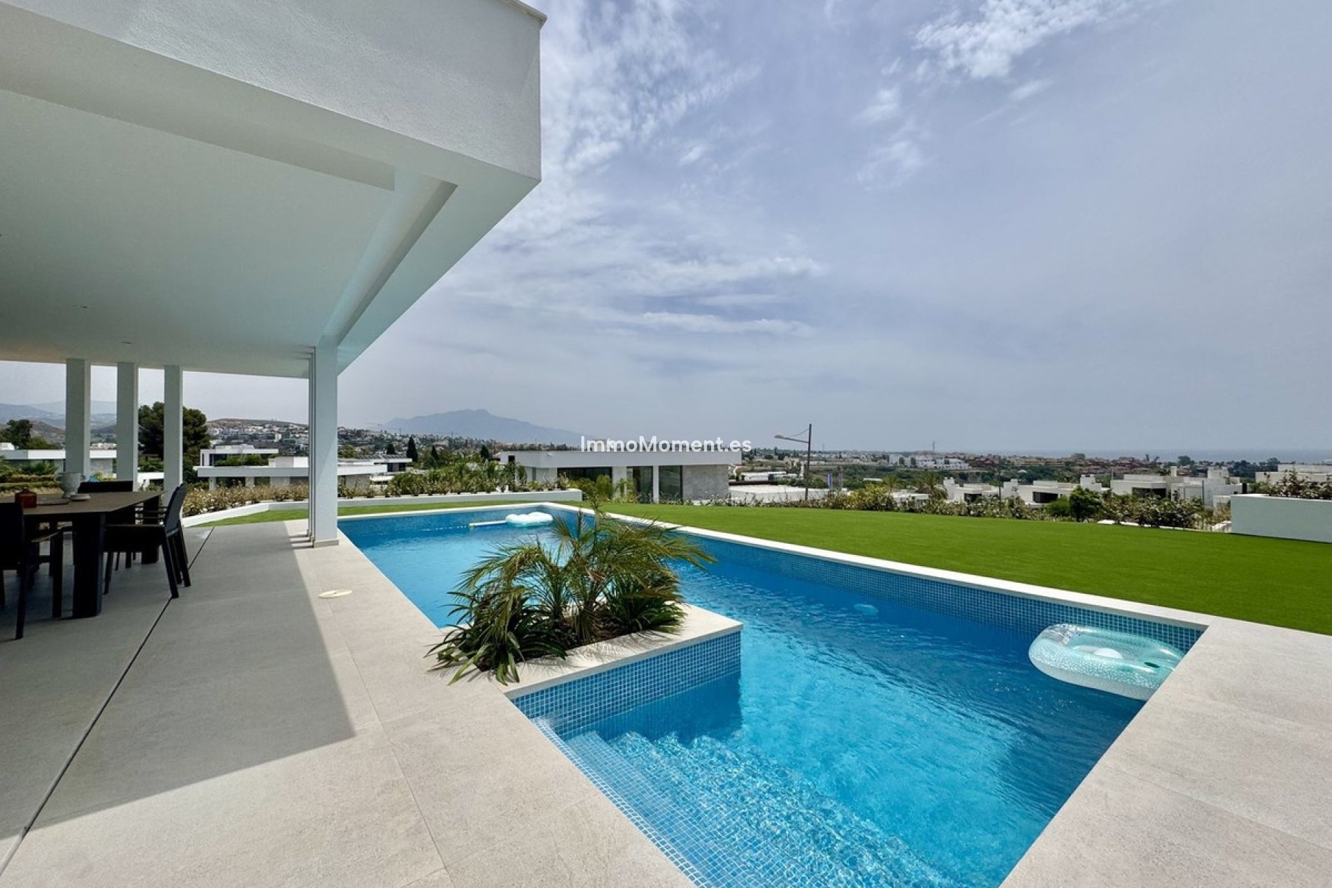 Resale - Detached villa - Estepona - Cancelada