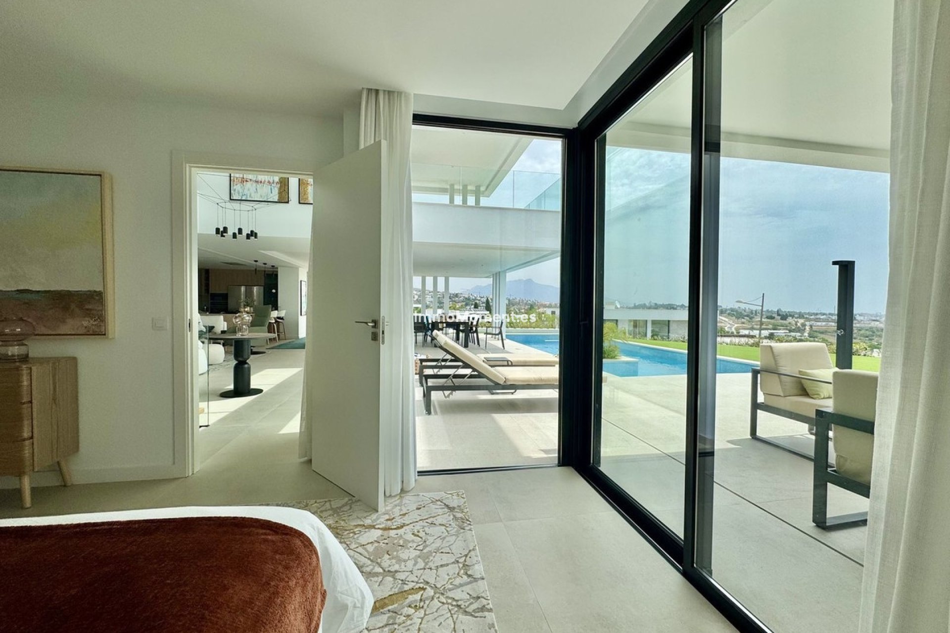 Resale - Detached villa - Estepona - Cancelada
