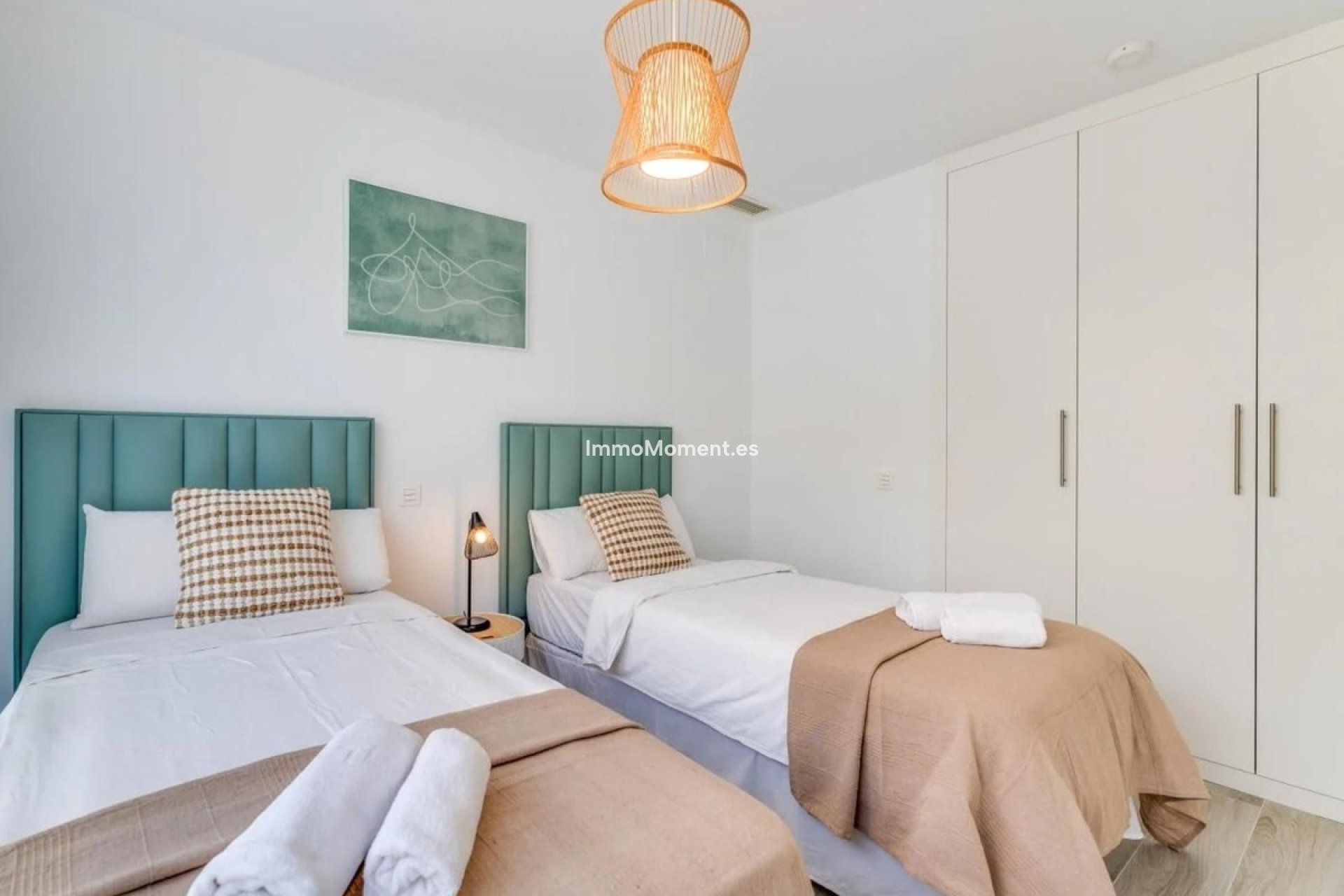 Resale - Detached villa - Estepona - Cancelada