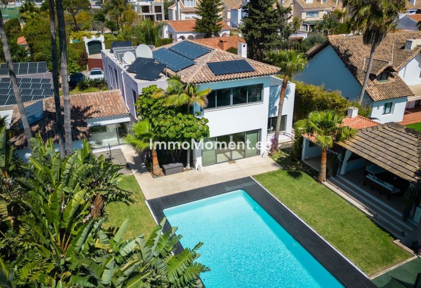 Resale - Detached villa - Estepona - Costalita