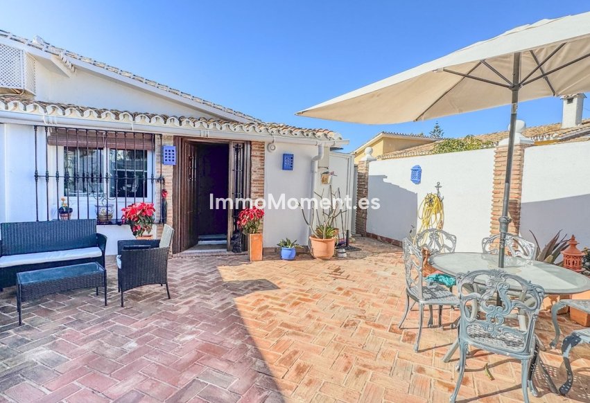 Resale - Detached villa - Estepona - Costalita