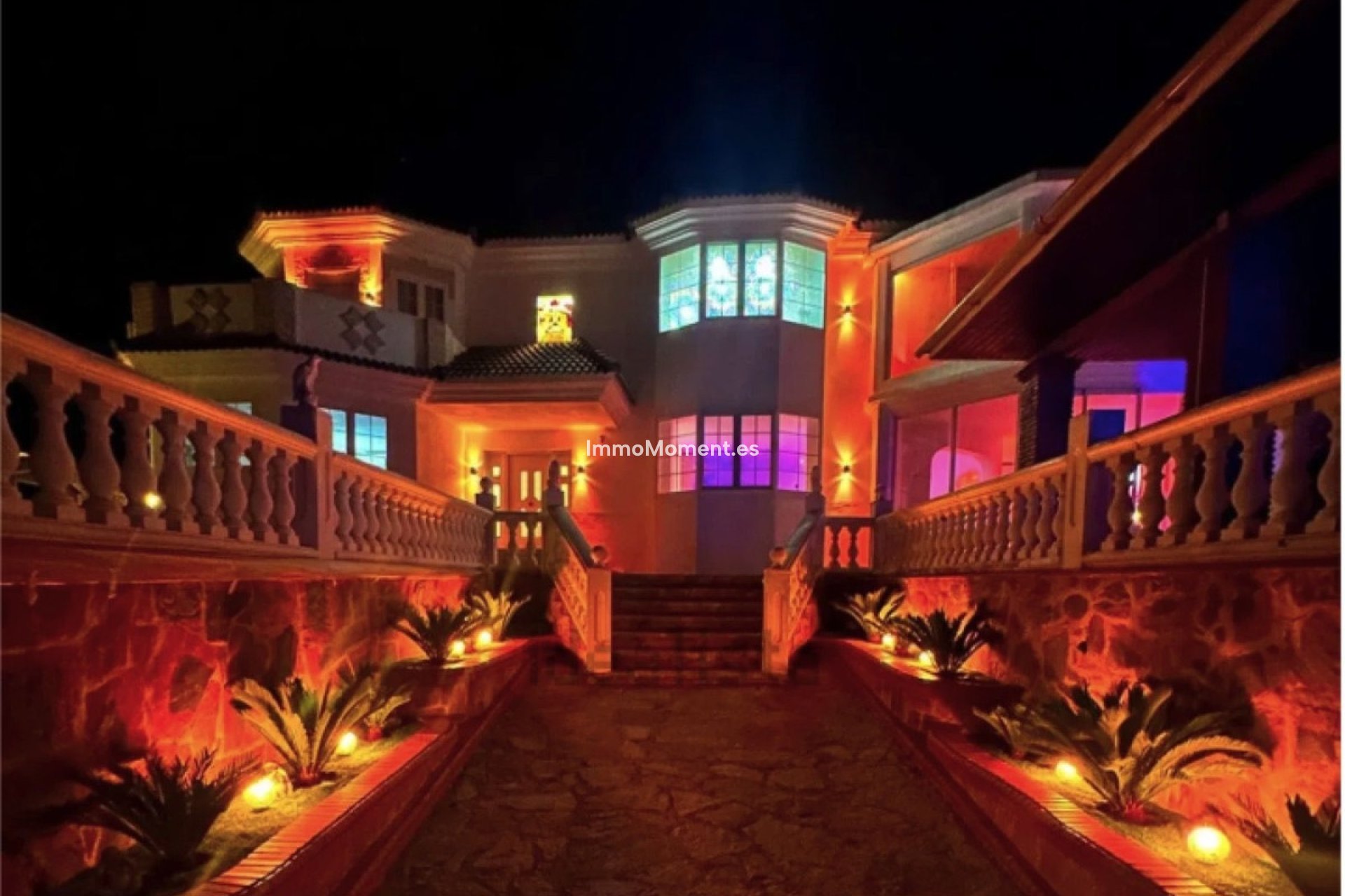 Resale - Detached villa - Estepona - Estepona Centro