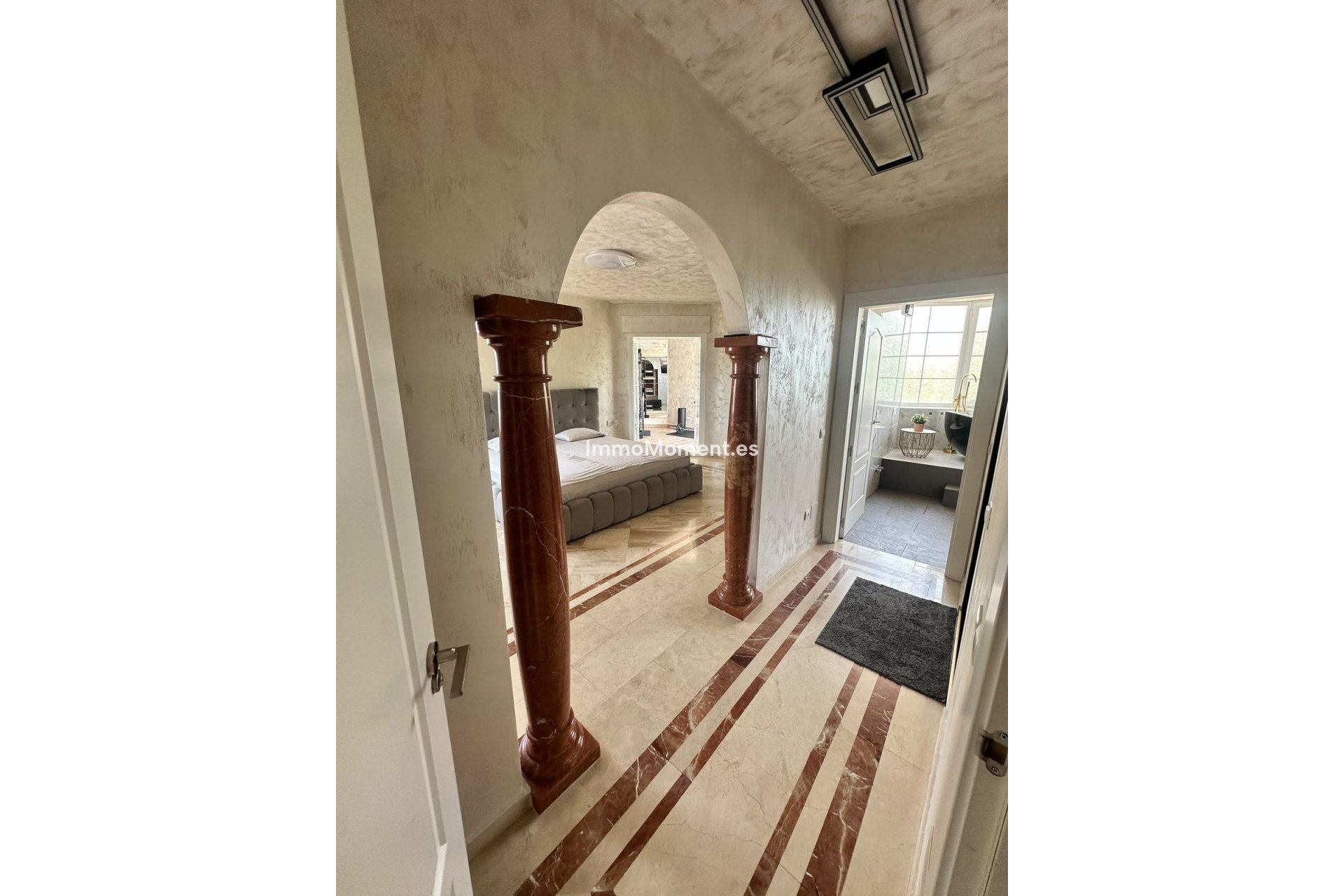 Resale - Detached villa - Estepona - Estepona Centro