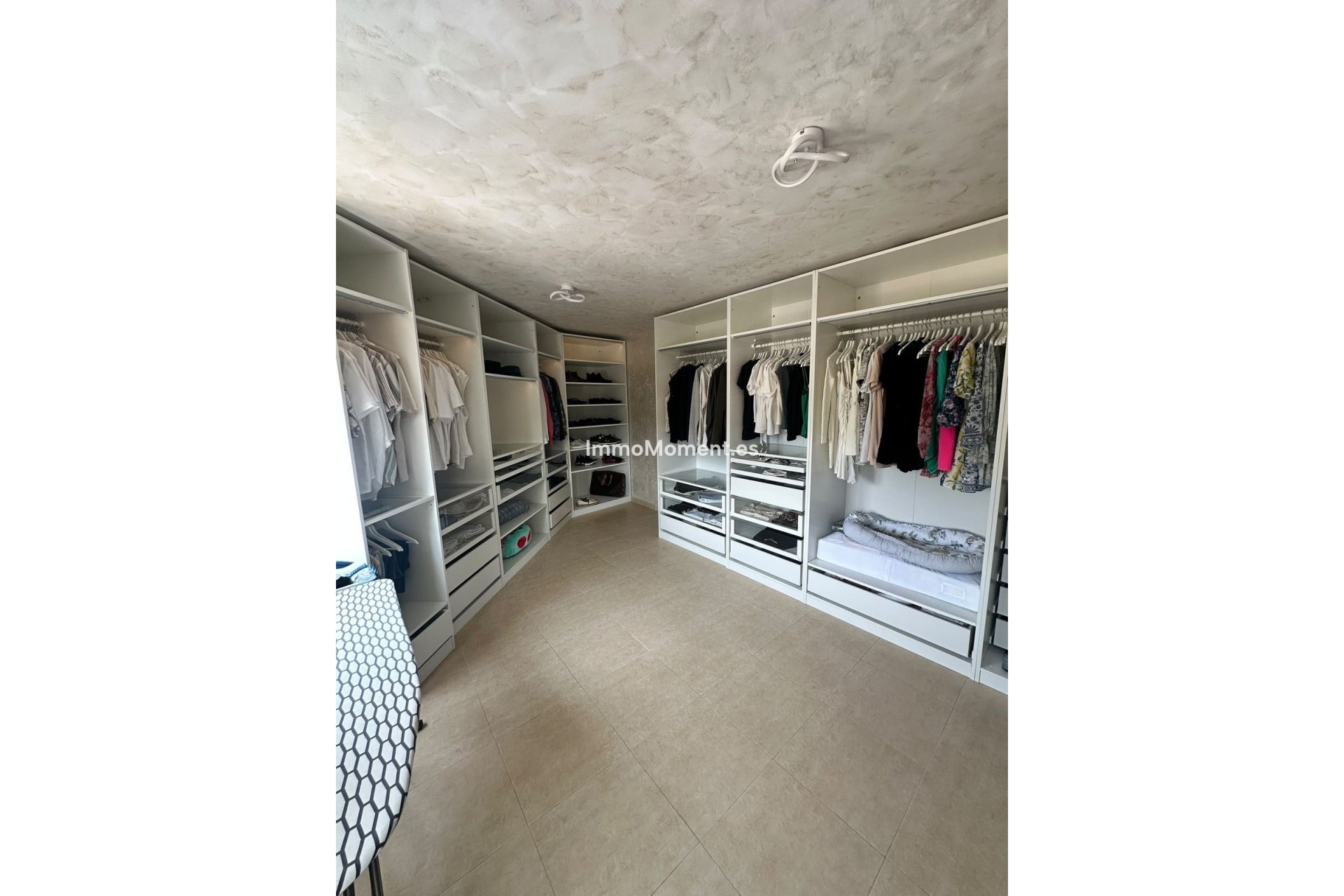 Resale - Detached villa - Estepona - Estepona Centro