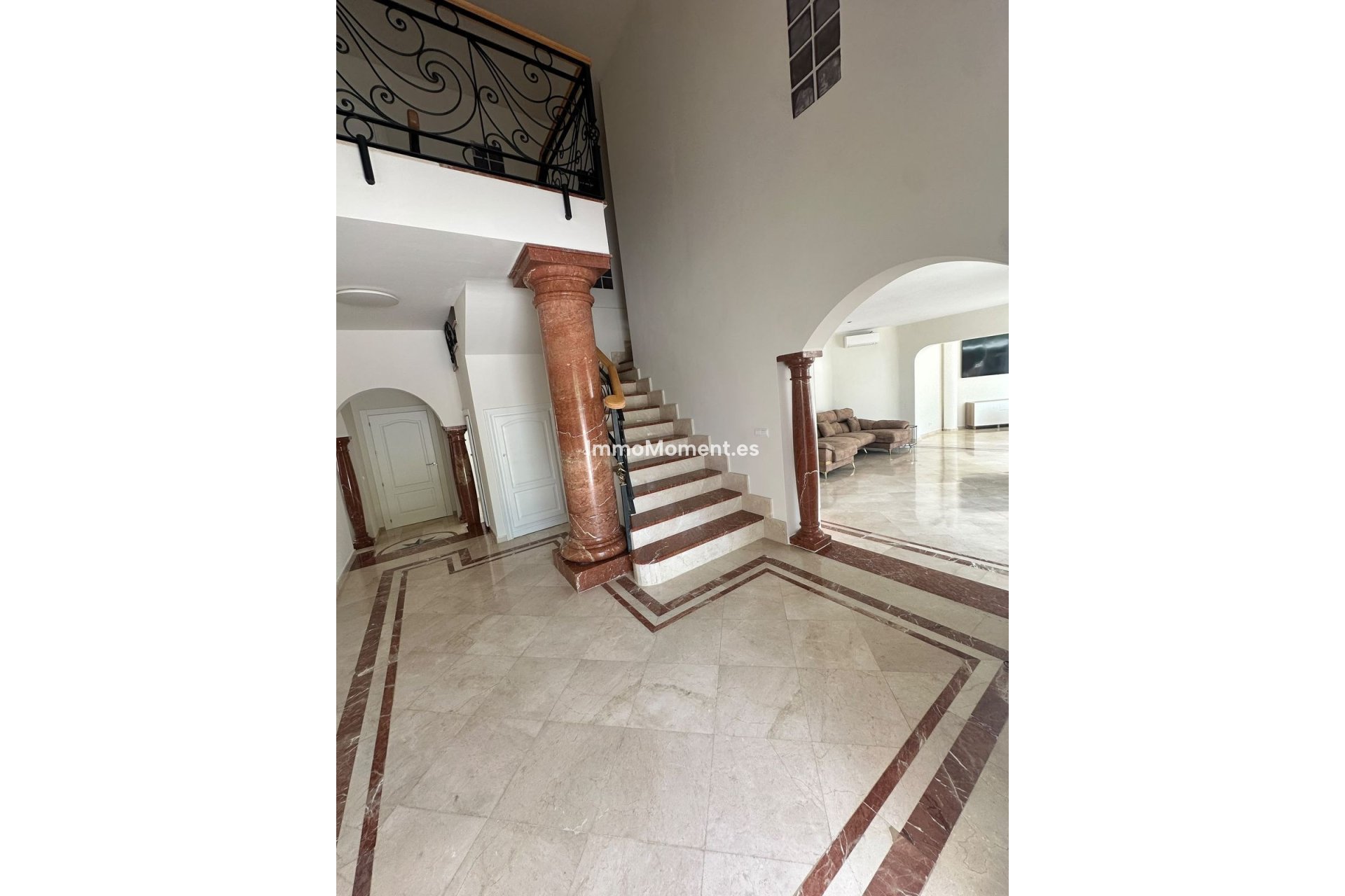 Resale - Detached villa - Estepona - Estepona Centro
