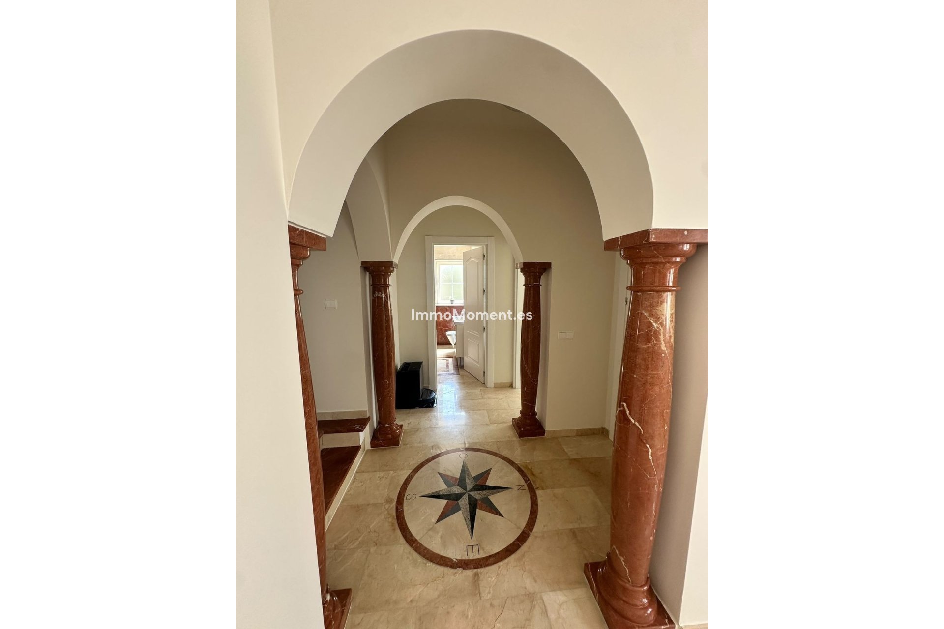 Resale - Detached villa - Estepona - Estepona Centro