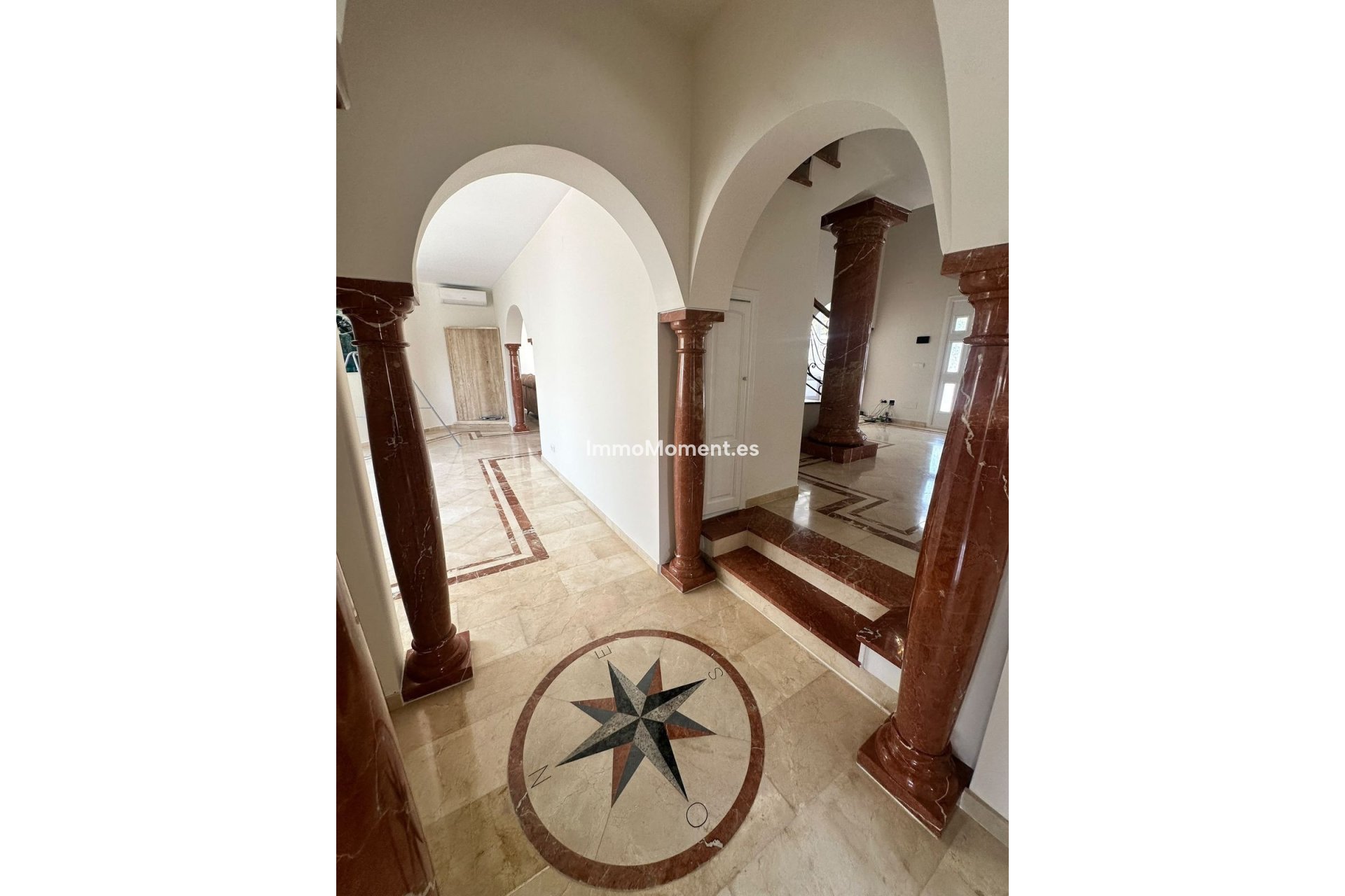 Resale - Detached villa - Estepona - Estepona Centro