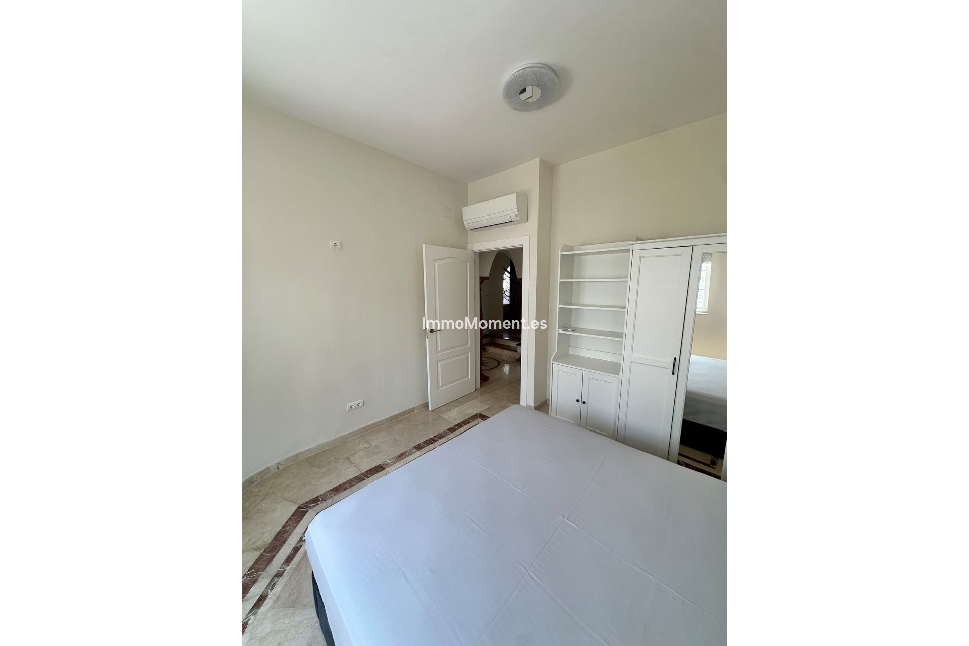 Resale - Detached villa - Estepona - Estepona Centro