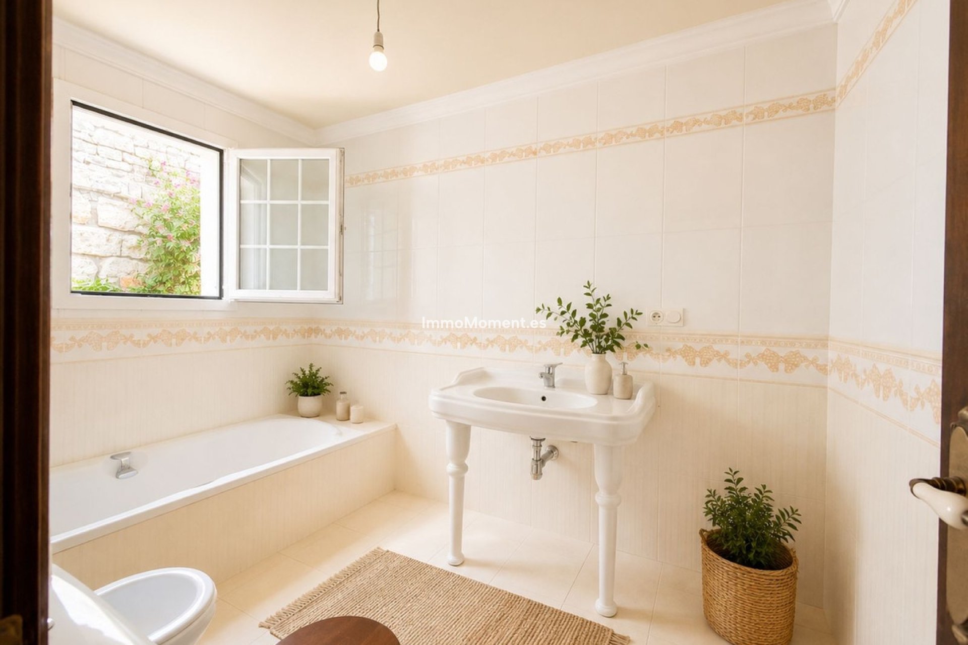 Resale - Detached villa - Estepona - Estepona Centro