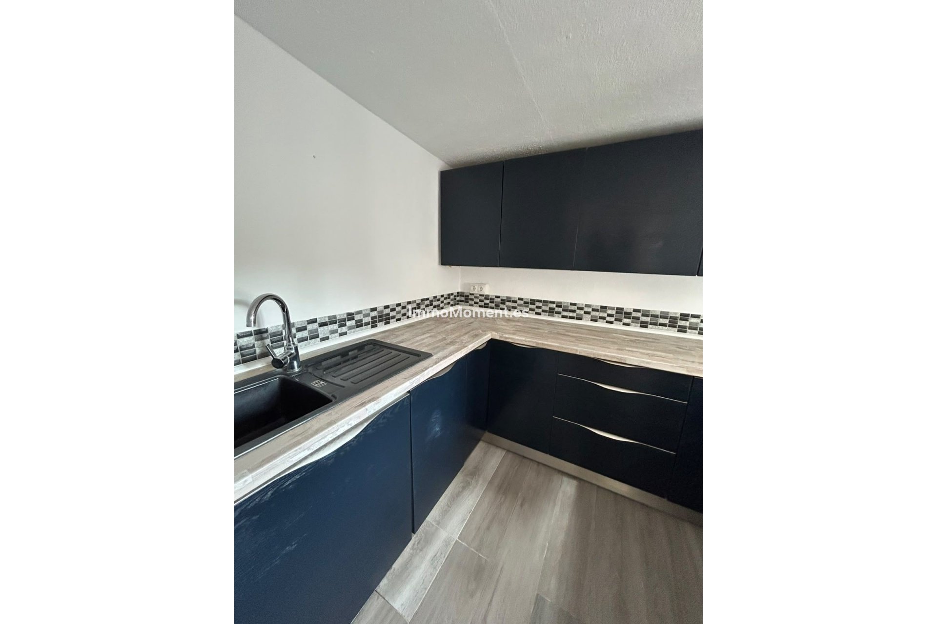 Resale - Detached villa - Estepona - Estepona Centro