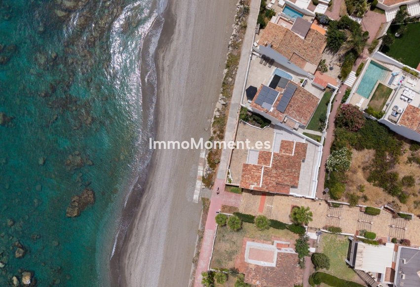 Resale - Detached villa - Estepona - Estepona Centro