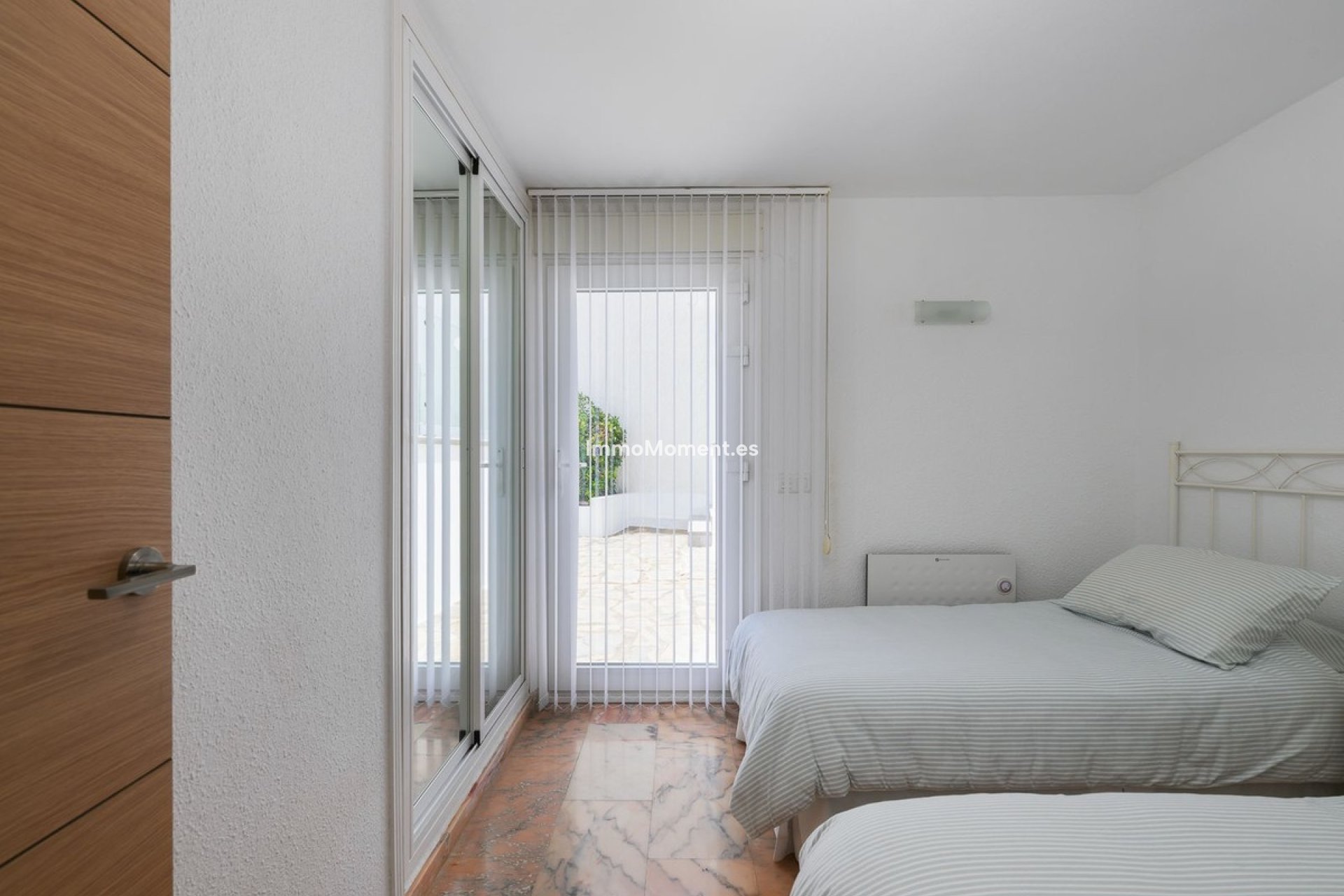 Resale - Detached villa - Estepona - Estepona Centro