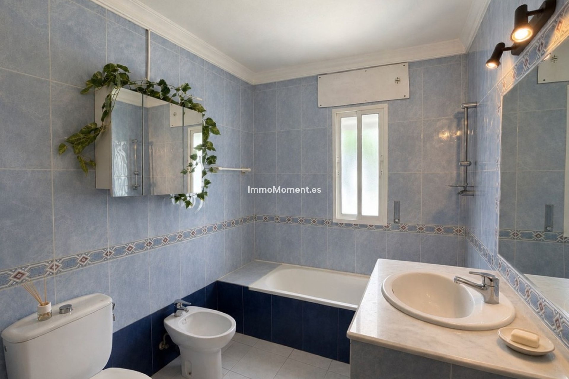 Resale - Detached villa - Estepona - Estepona Centro