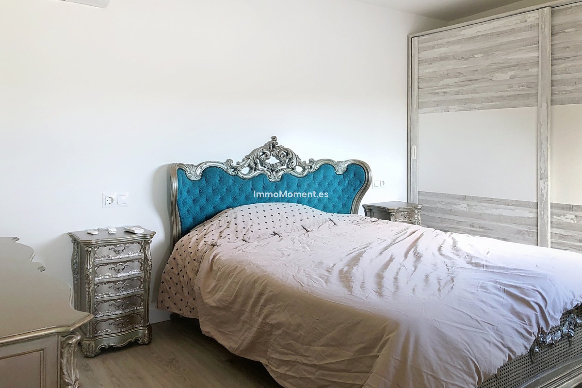 Resale - Detached villa - Estepona - Estepona Centro
