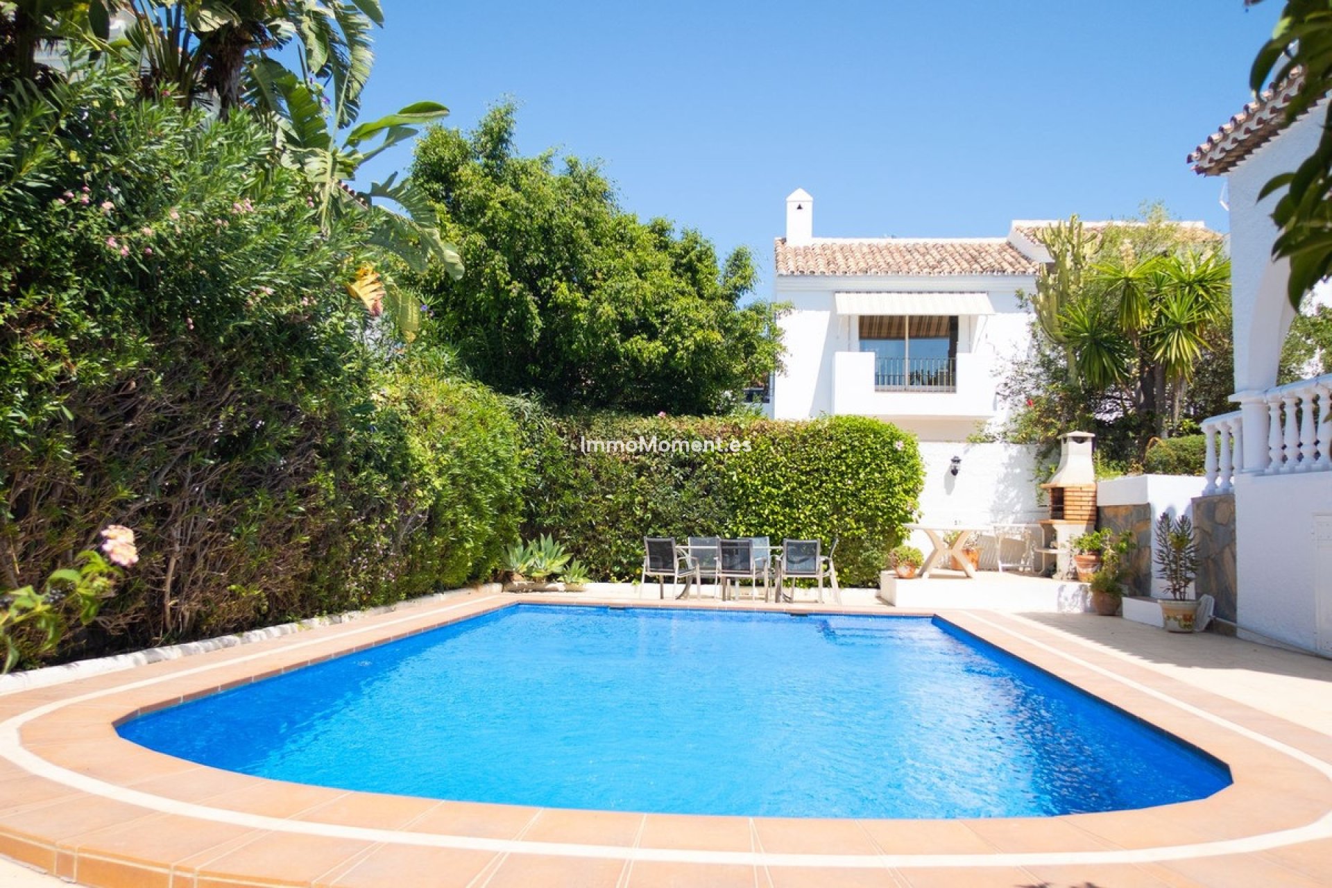 Resale - Detached villa - Estepona - Estepona Centro