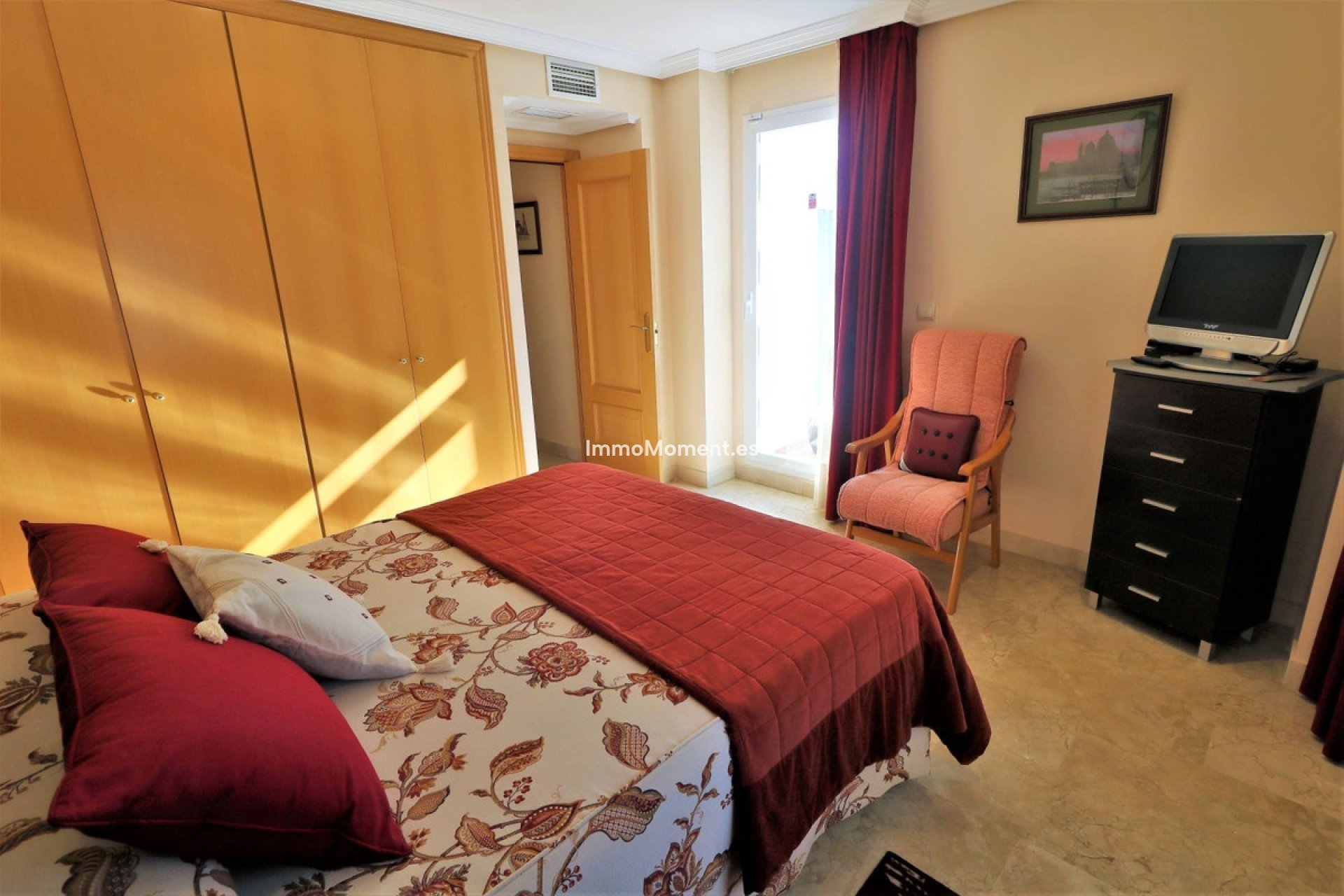 Resale - Detached villa - Estepona - Estepona Centro