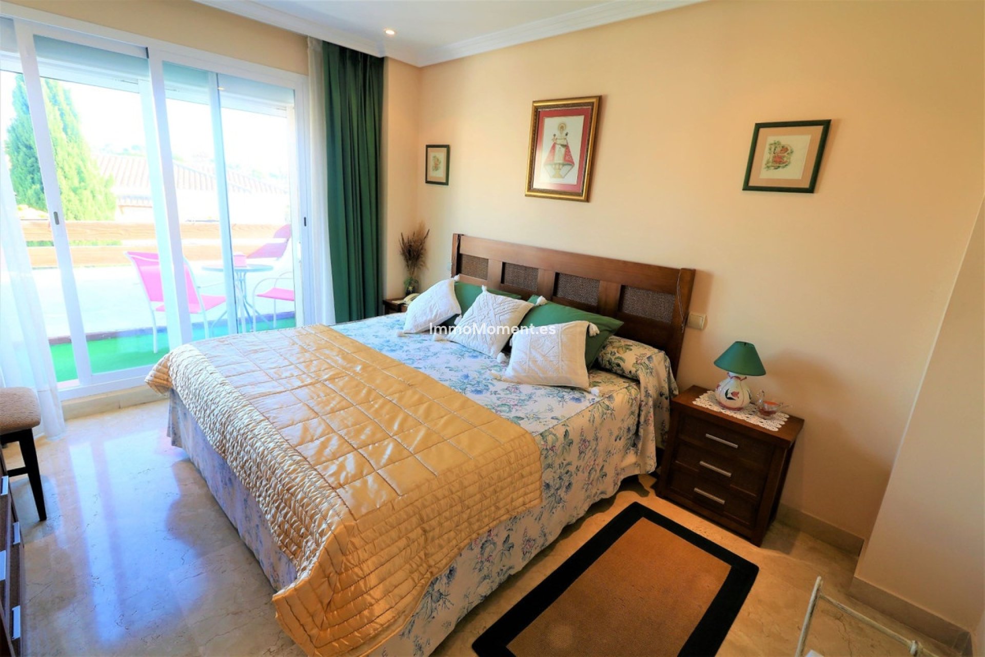 Resale - Detached villa - Estepona - Estepona Centro