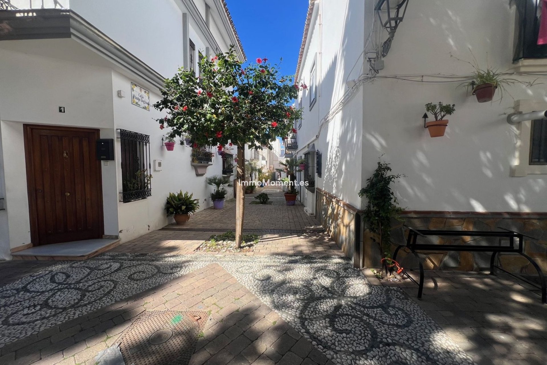 Resale - Detached villa - Estepona - Estepona Centro