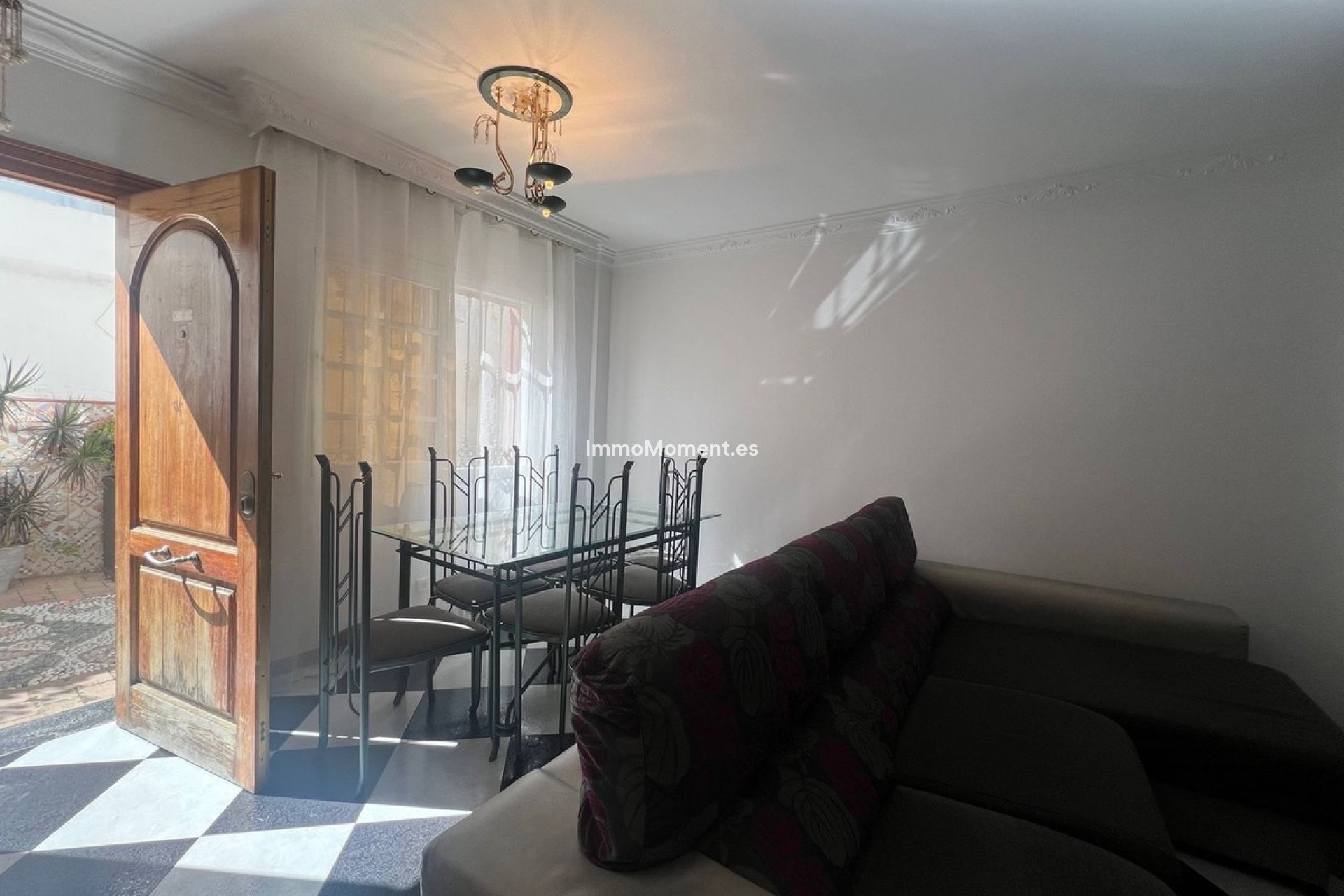 Resale - Detached villa - Estepona - Estepona Centro