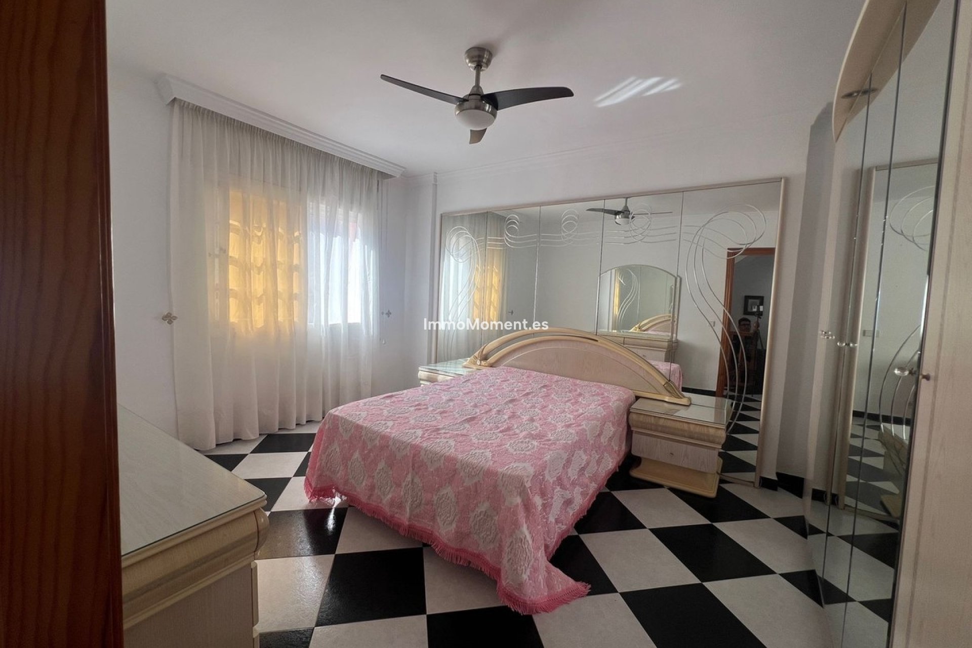 Resale - Detached villa - Estepona - Estepona Centro