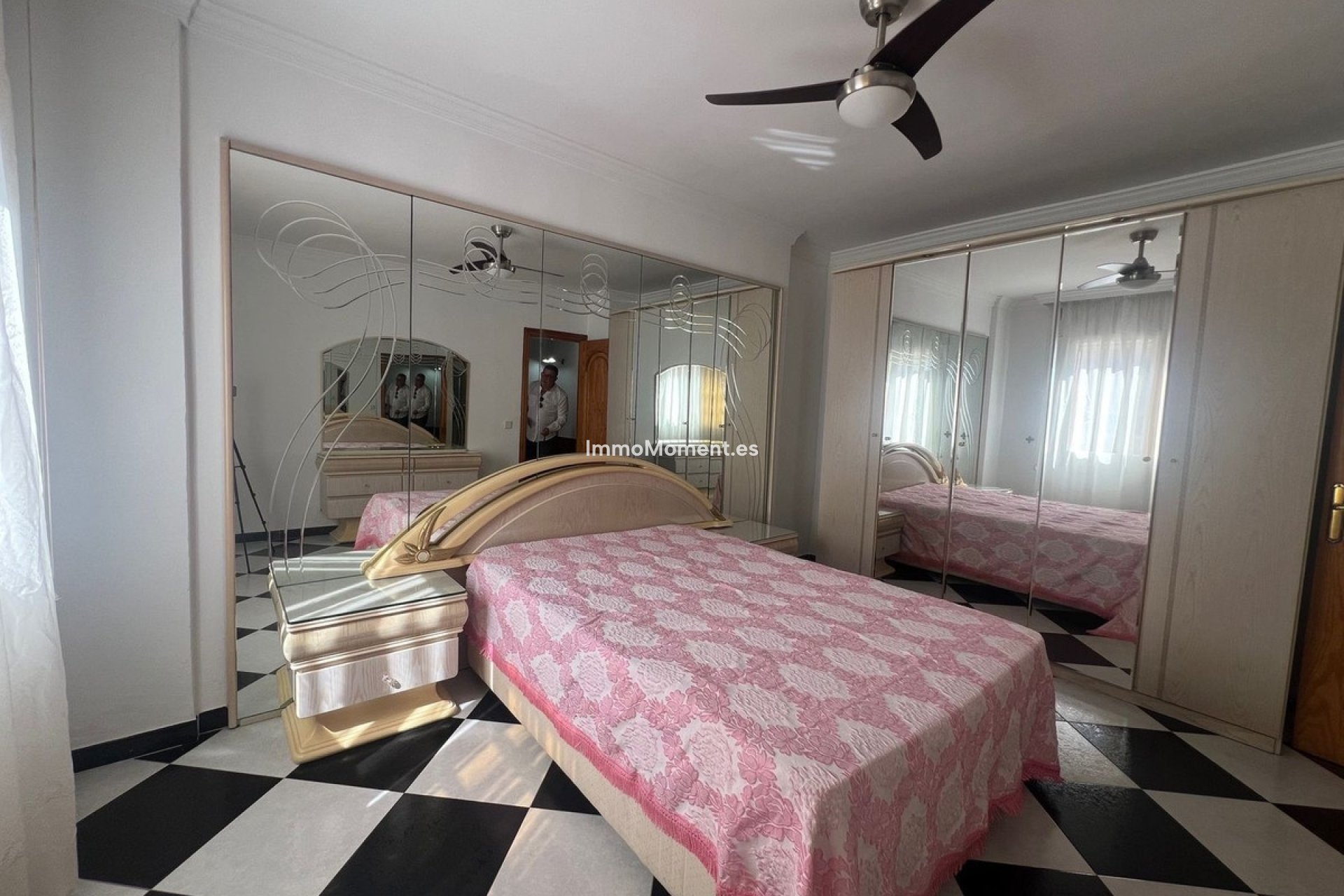 Resale - Detached villa - Estepona - Estepona Centro