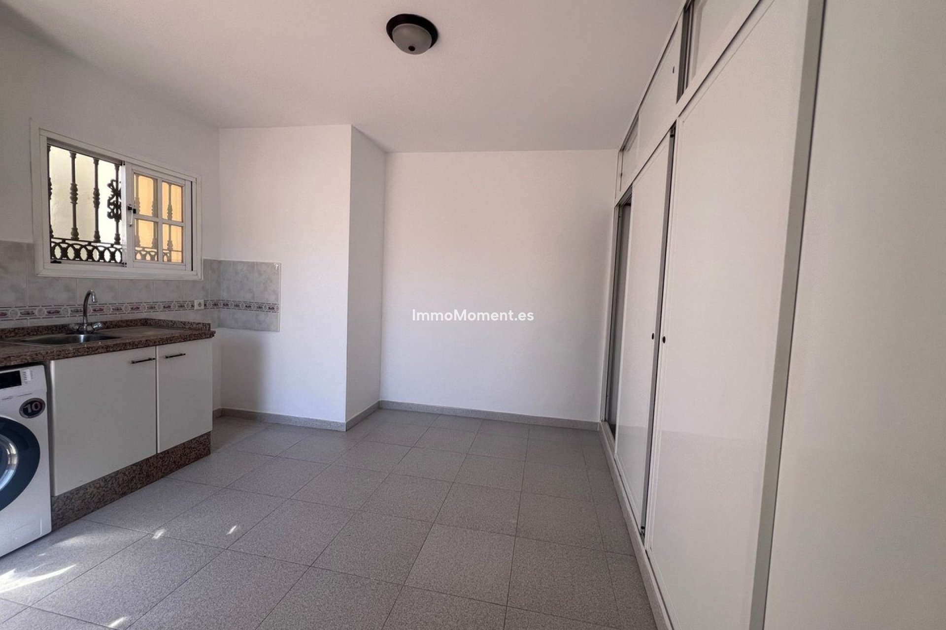 Resale - Detached villa - Estepona - Estepona Centro