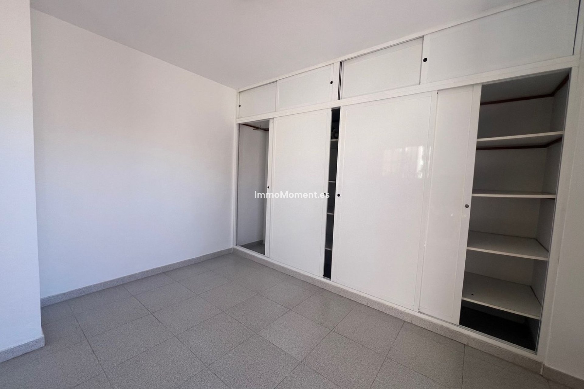 Resale - Detached villa - Estepona - Estepona Centro