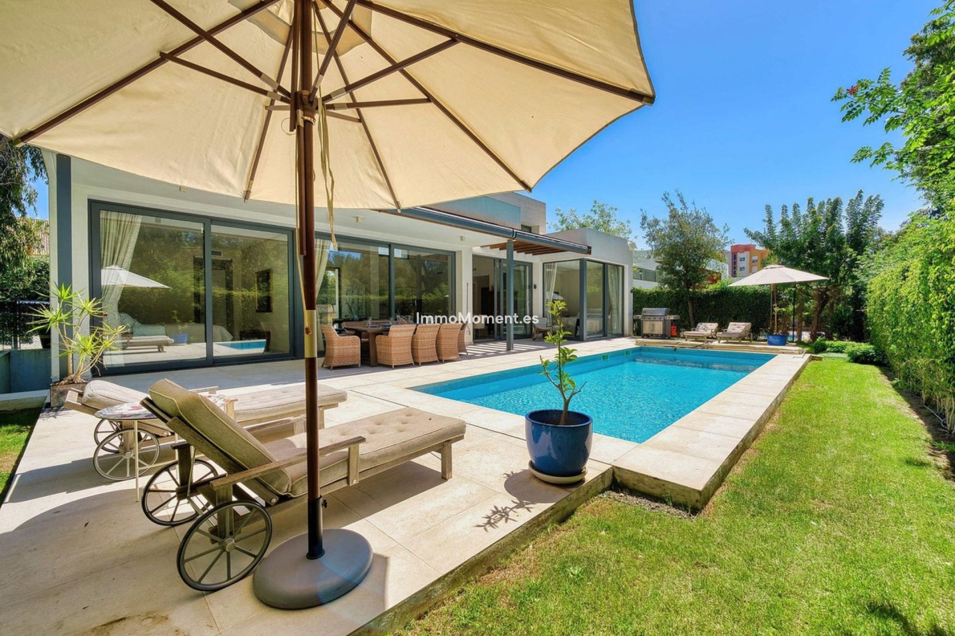 Resale - Detached villa - Estepona - Estepona Centro