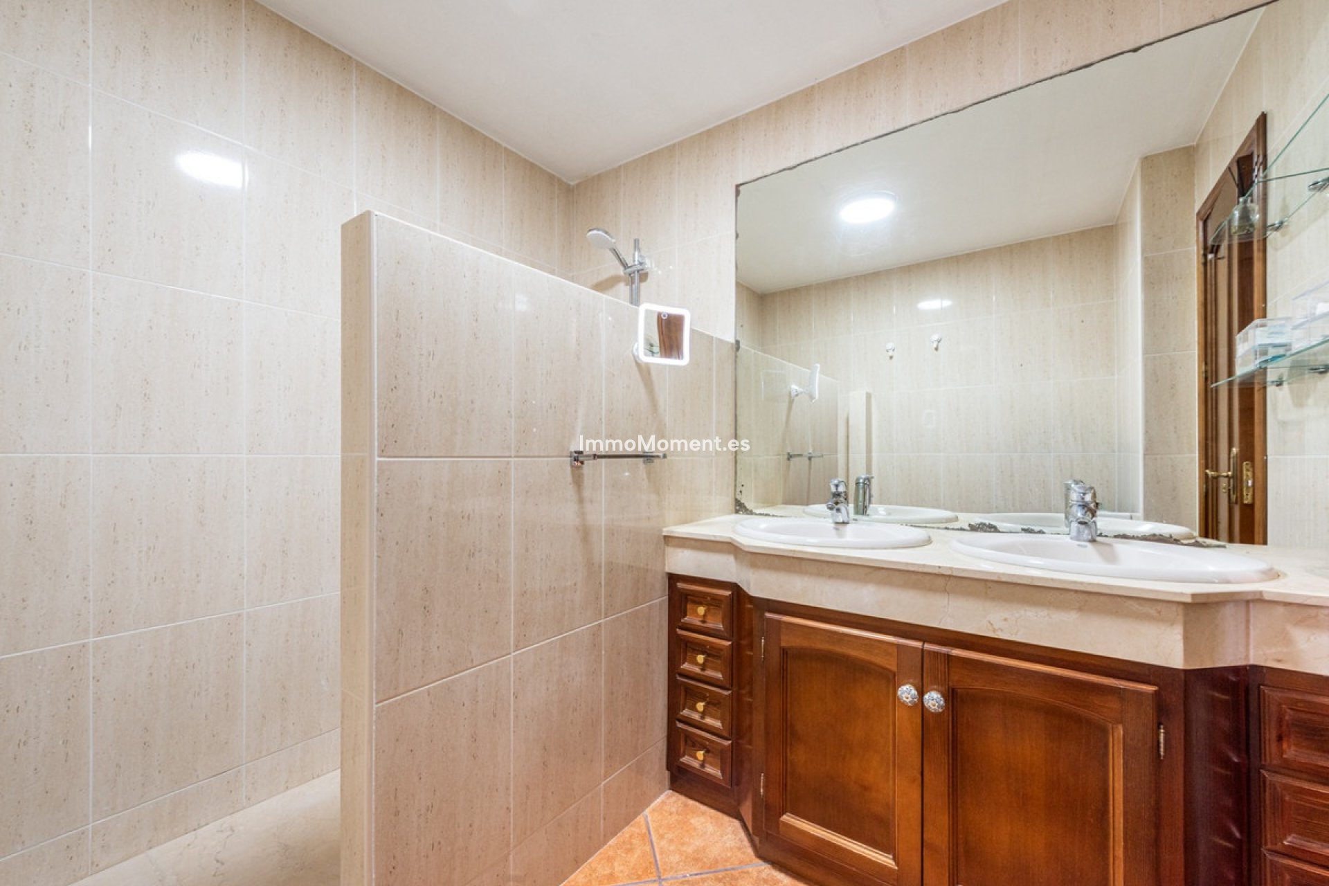 Resale - Detached villa - Estepona - Estepona Centro