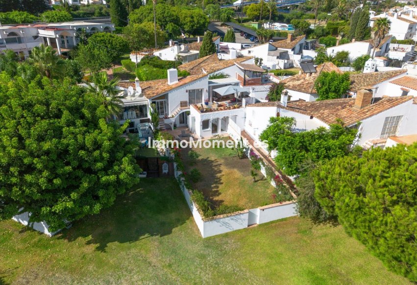 Resale - Detached villa - Estepona - Estepona Centro