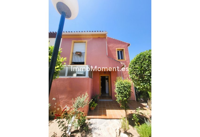 Resale - Detached villa - Estepona - Estepona Centro