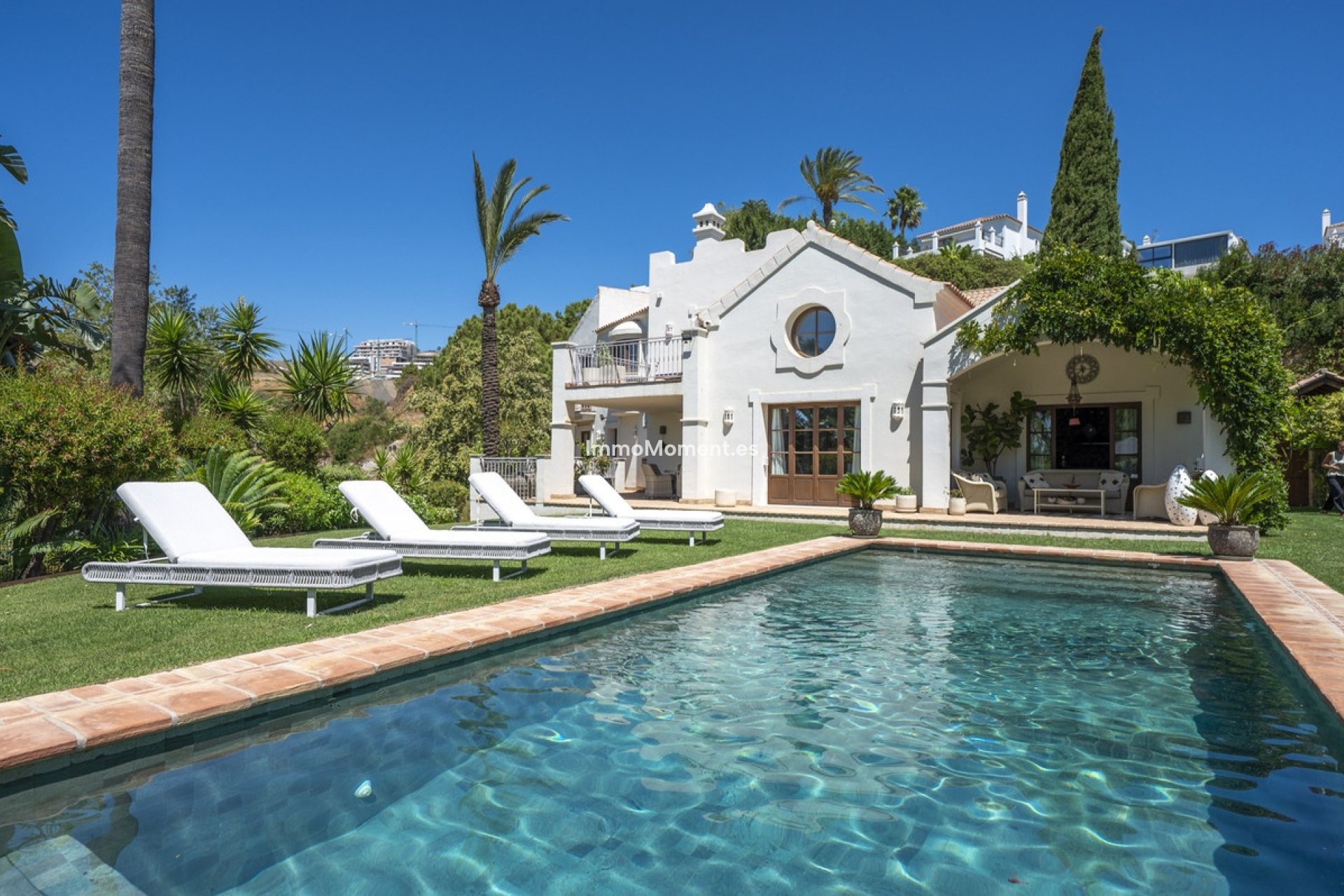 Resale - Detached villa - Estepona - Estepona Centro