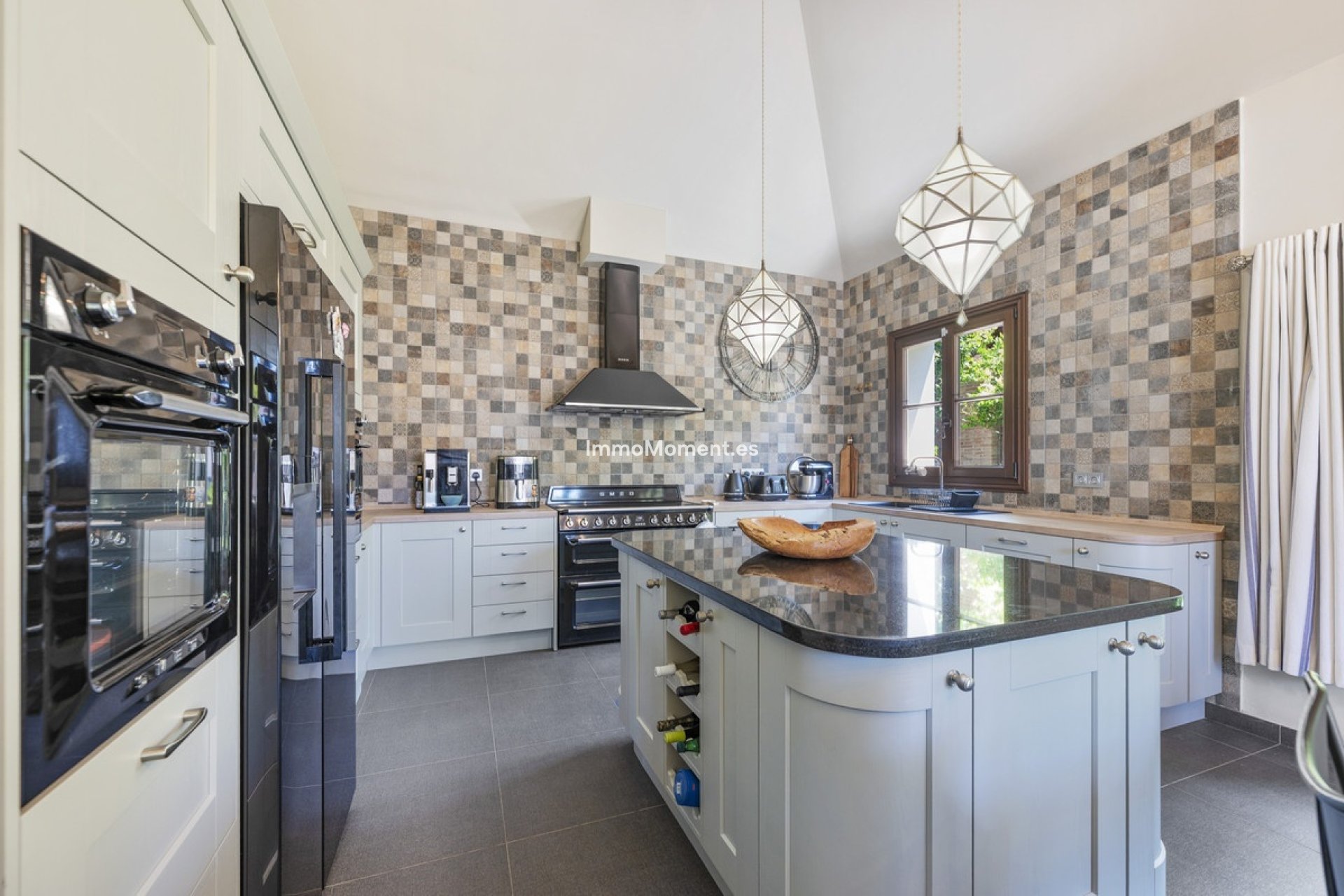 Resale - Detached villa - Estepona - Estepona Centro