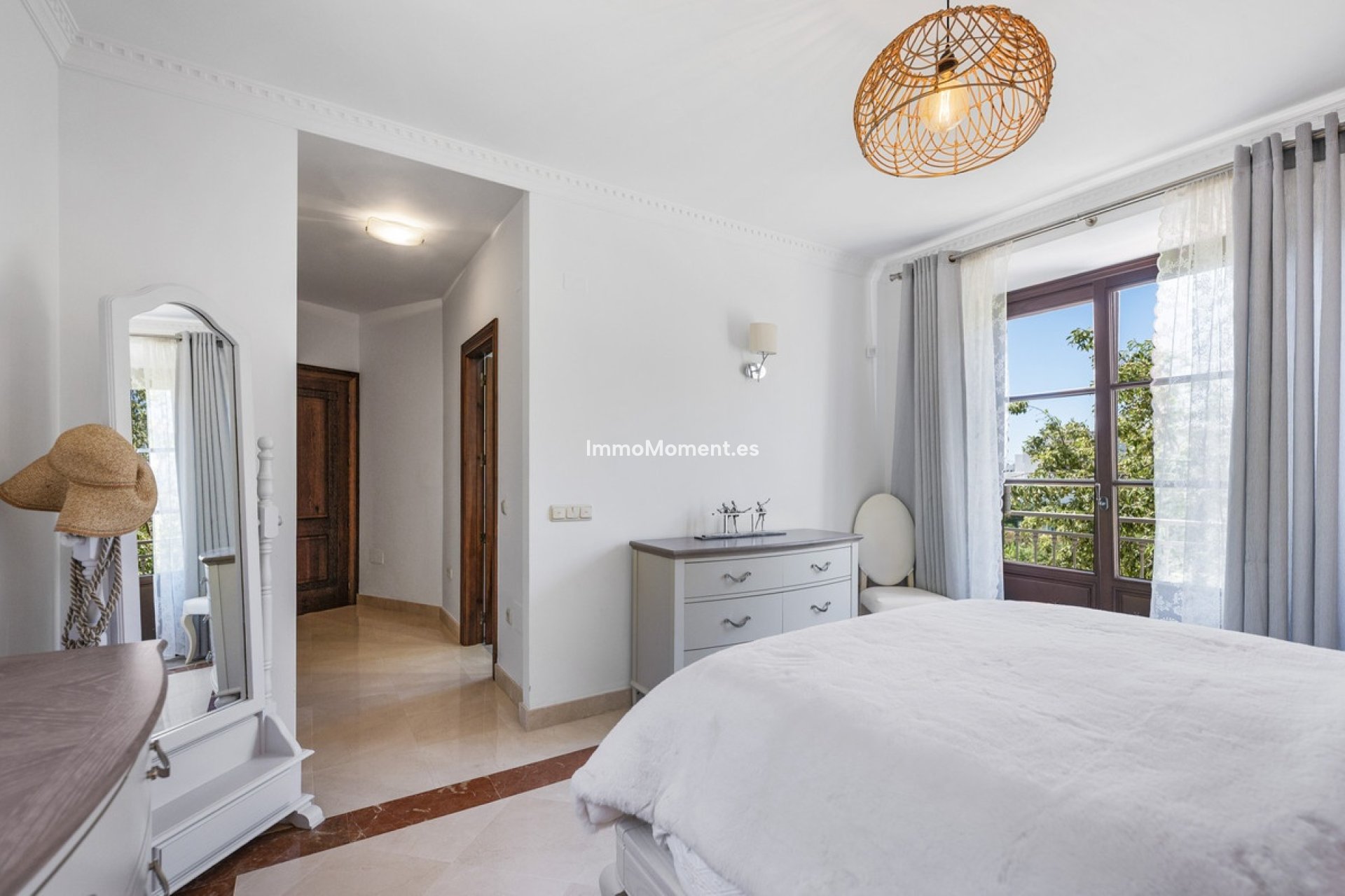 Resale - Detached villa - Estepona - Estepona Centro
