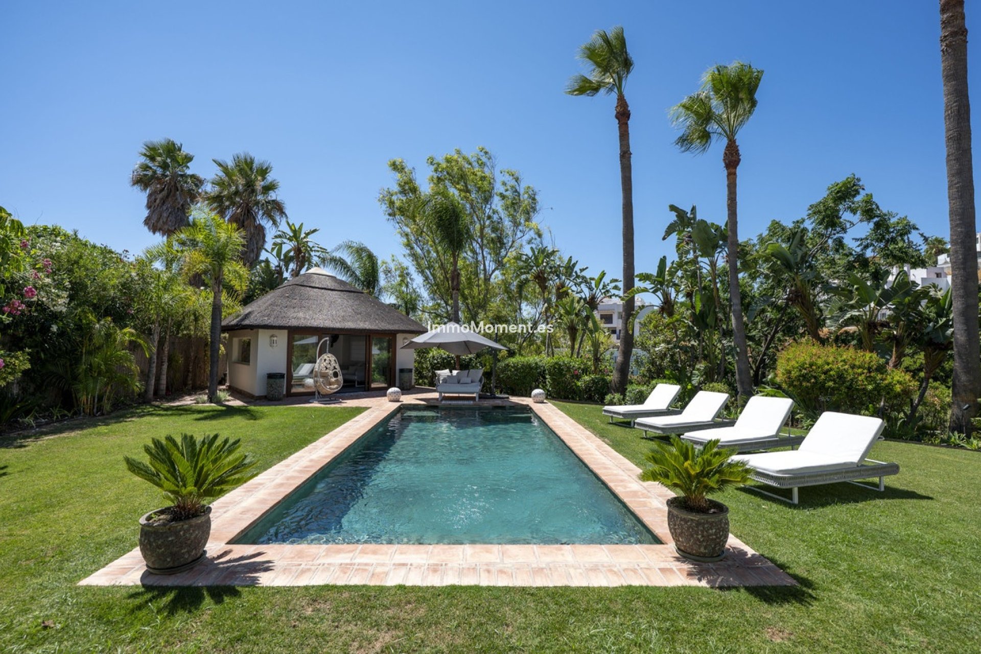 Resale - Detached villa - Estepona - Estepona Centro