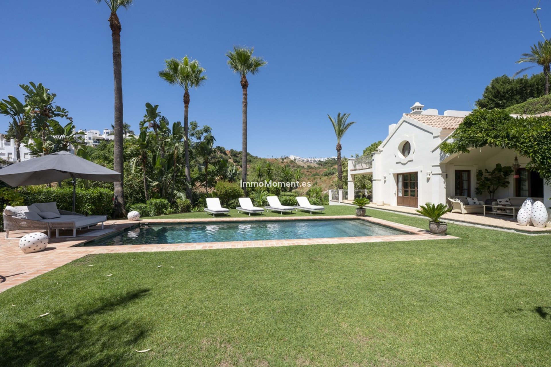 Resale - Detached villa - Estepona - Estepona Centro