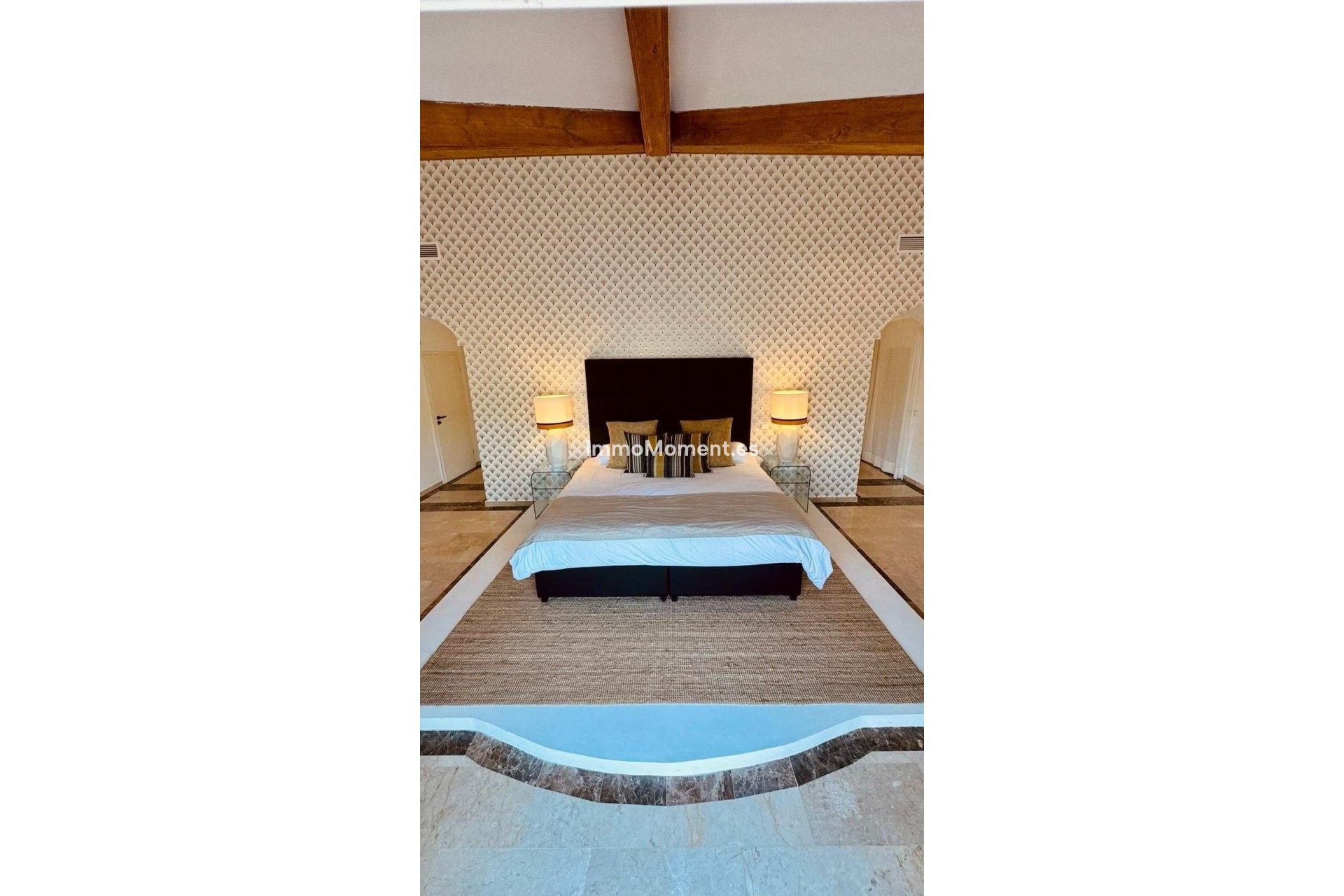 Resale - Detached villa - Estepona - Estepona Centro