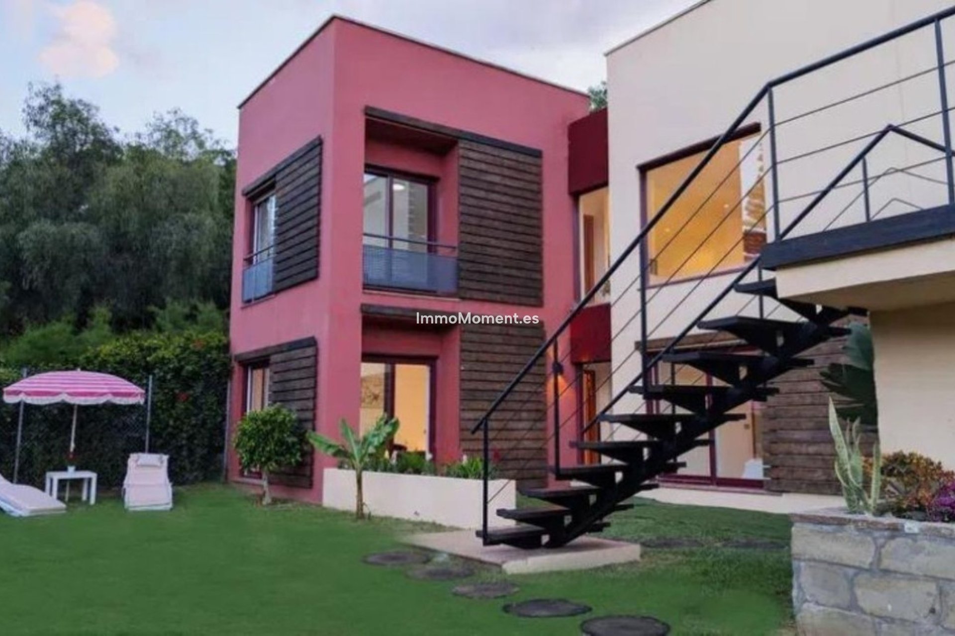 Resale - Detached villa - Estepona - Estepona Centro