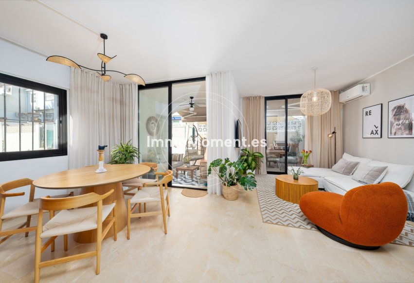 Resale - Detached villa - Estepona - Estepona Centro