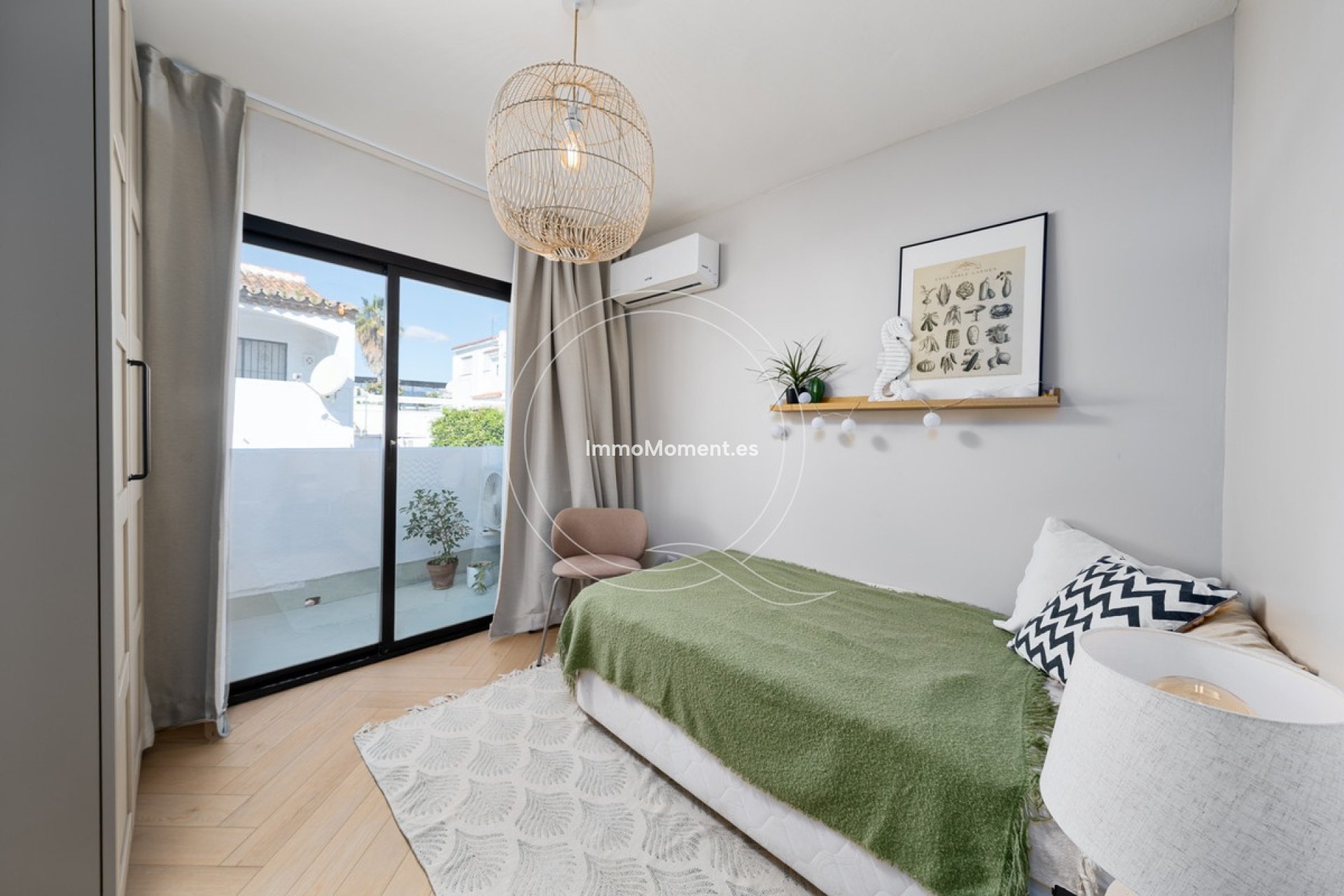 Resale - Detached villa - Estepona - Estepona Centro