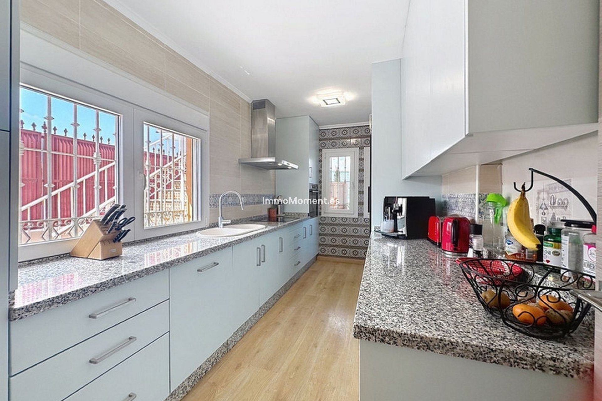 Resale - Detached villa - Estepona - Estepona Centro