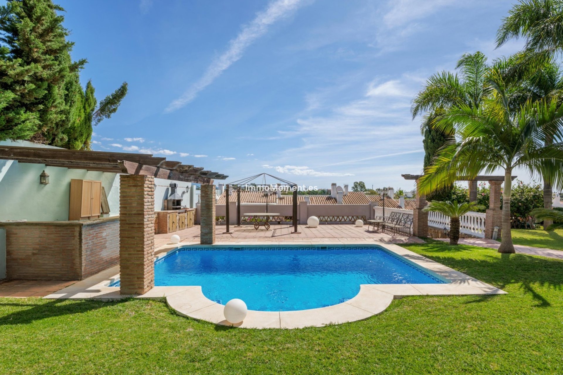 Resale - Detached villa - Estepona - Estepona Centro