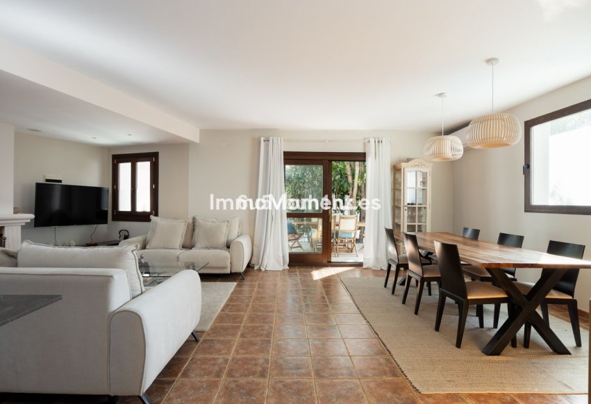 Resale - Detached villa - Estepona - Estepona Centro