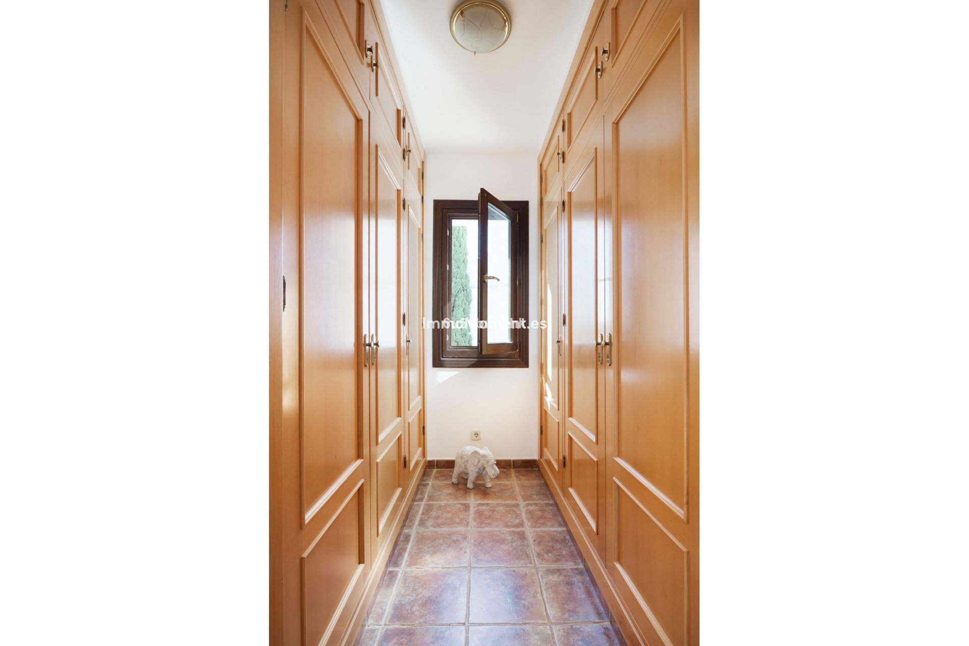 Resale - Detached villa - Estepona - Estepona Centro